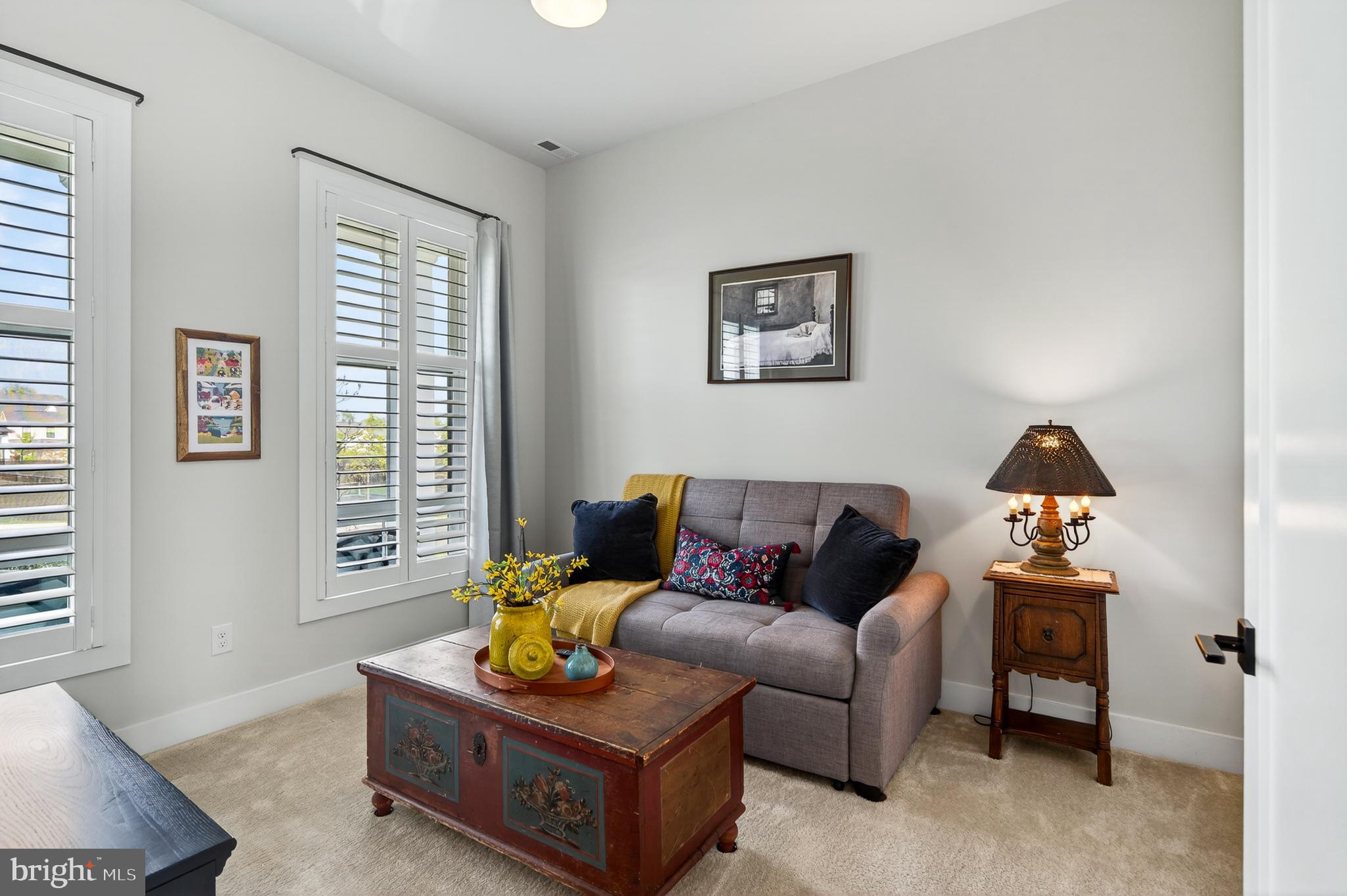 204 EQUESTRIAN WAY