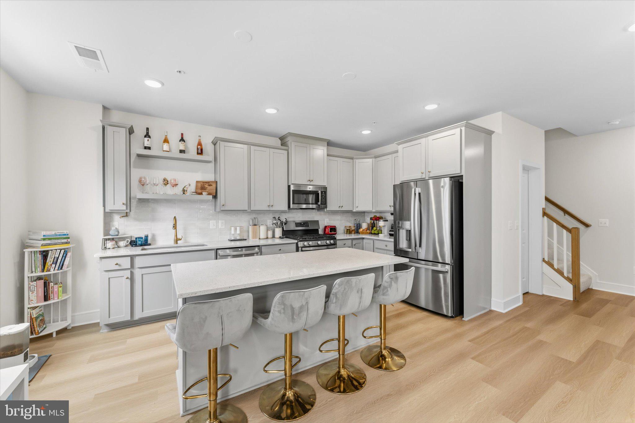 DEMOTT & SILVER - Residential