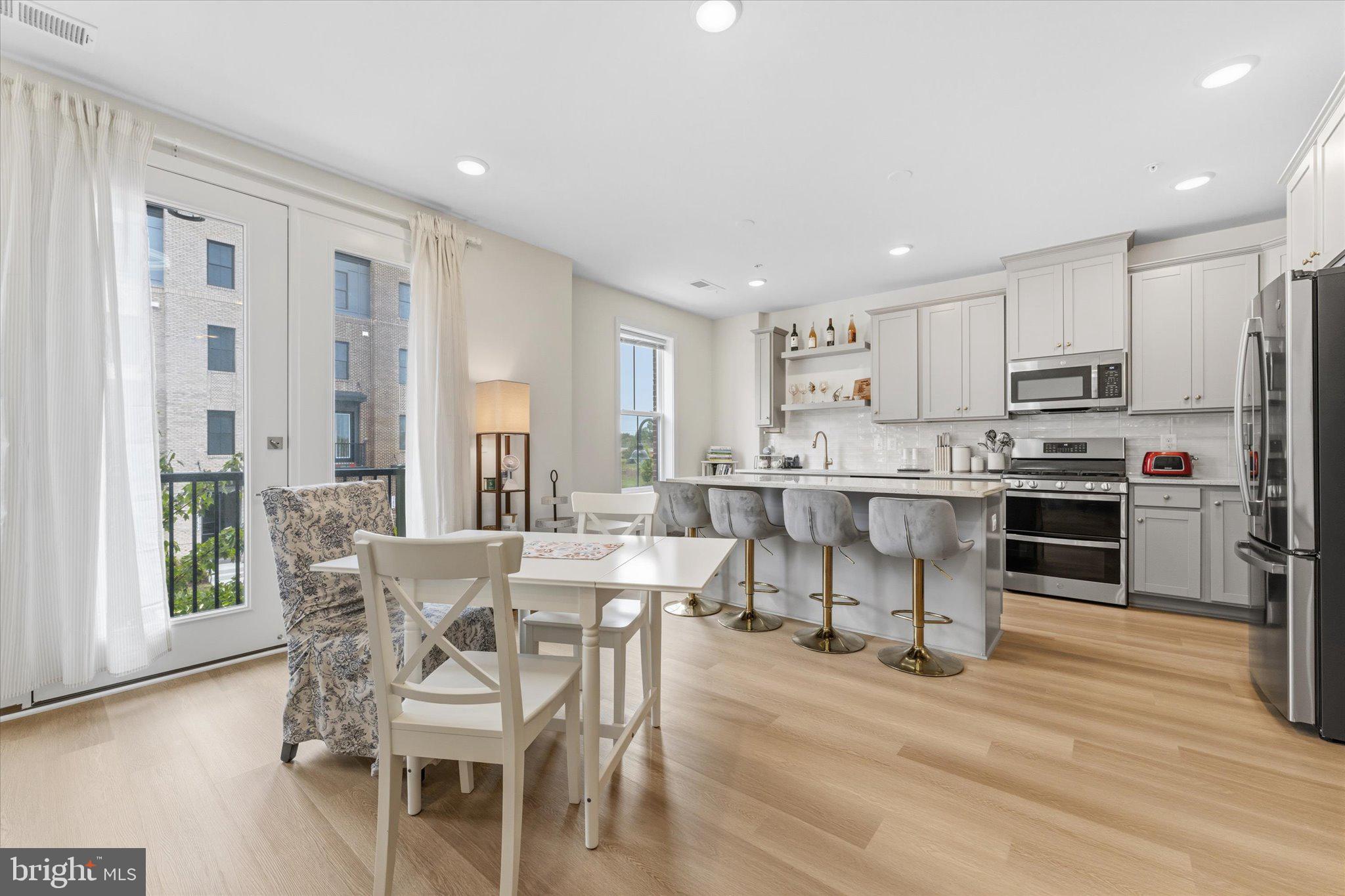 DEMOTT & SILVER - Residential