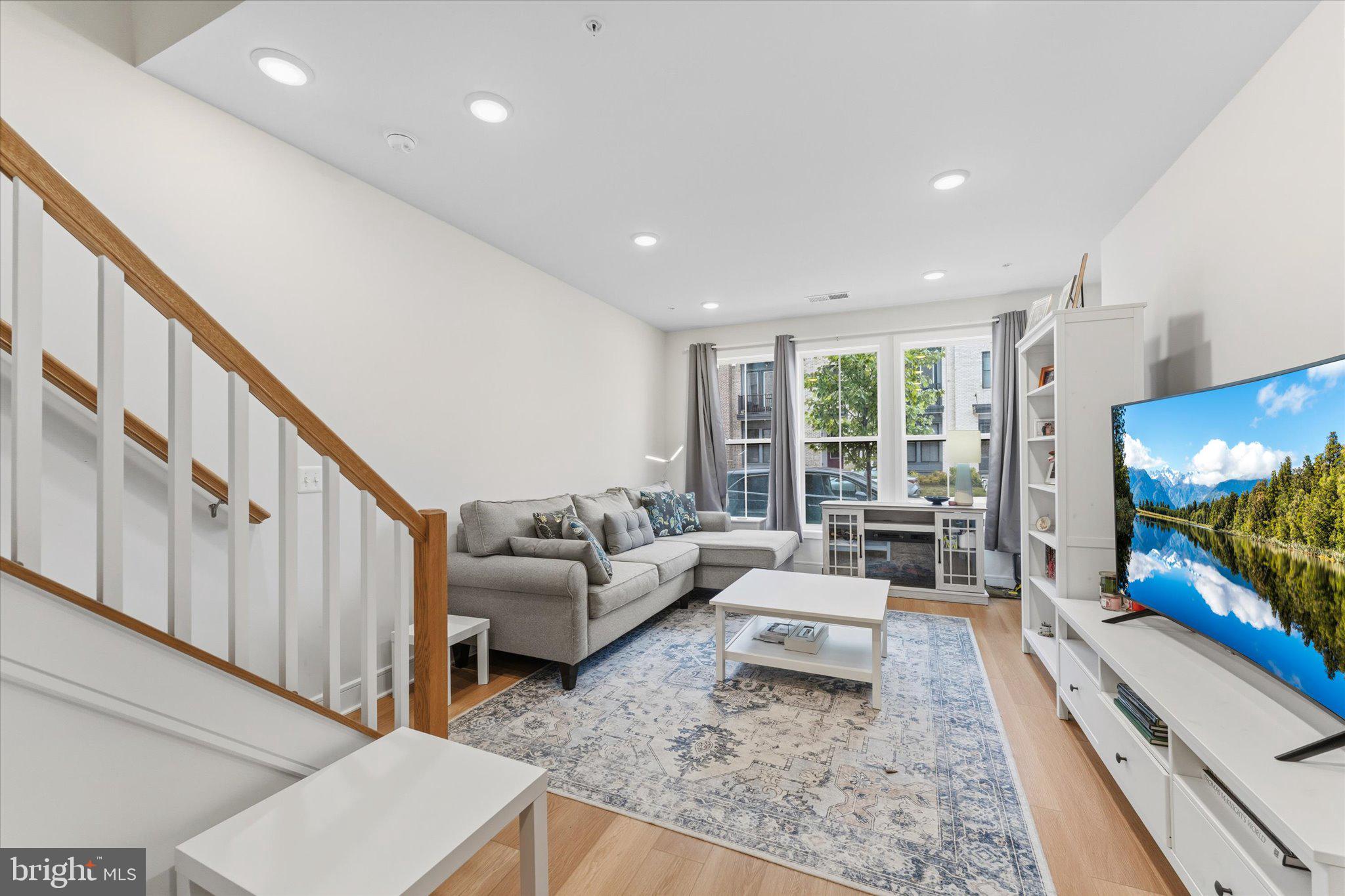 DEMOTT & SILVER - Residential