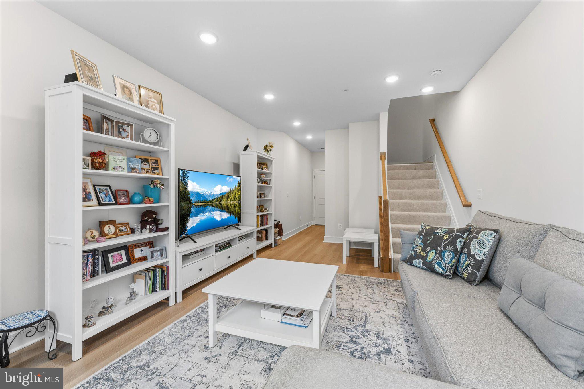 DEMOTT & SILVER - Residential