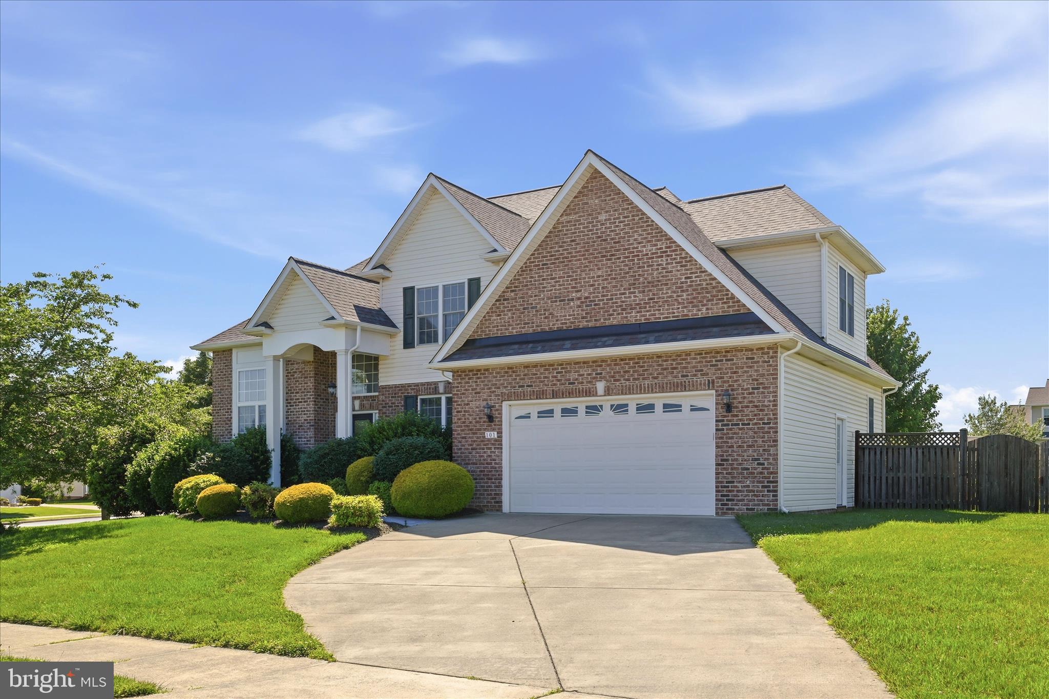ALBIN ESTATES - Residential