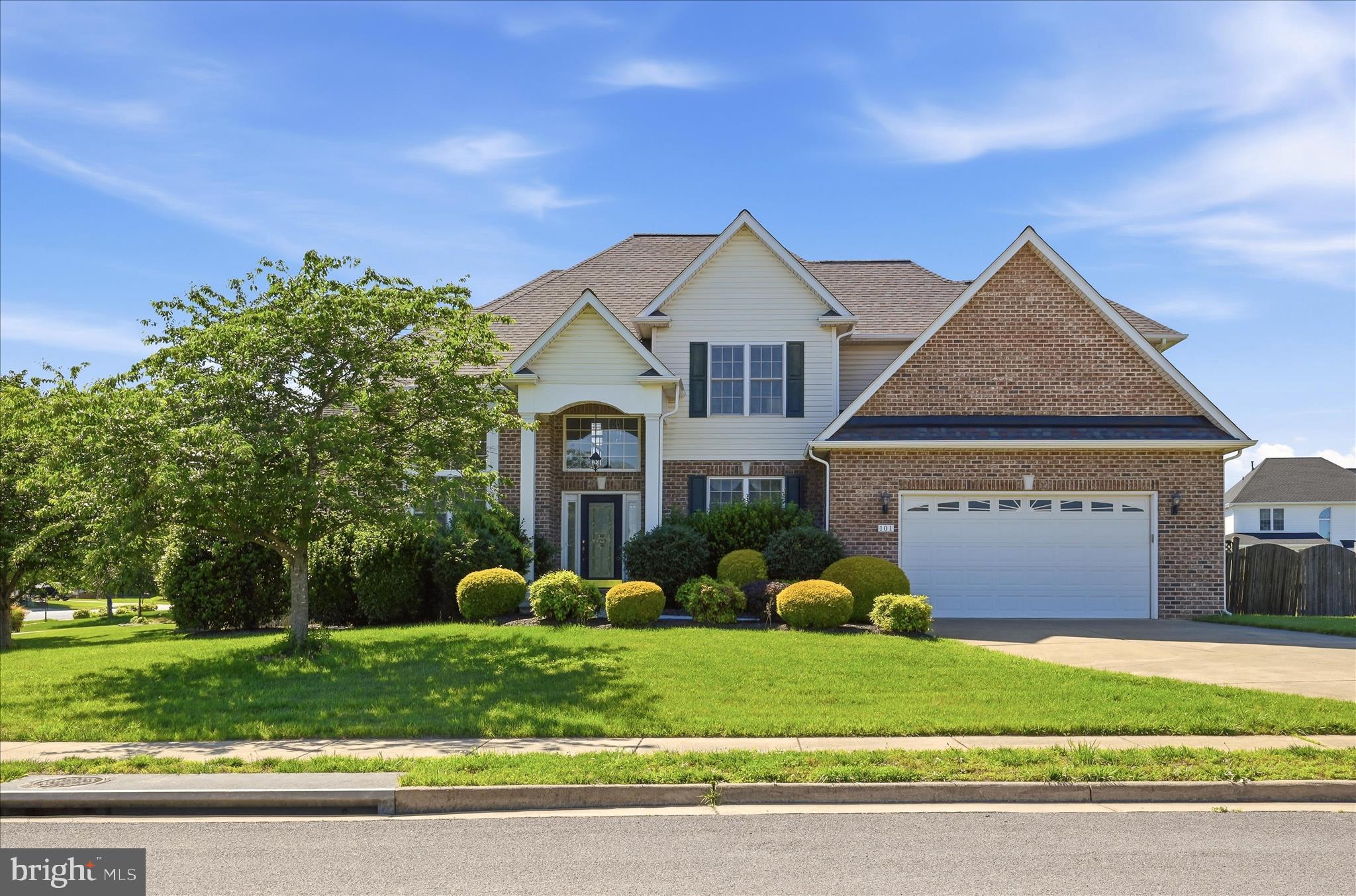 ALBIN ESTATES - Residential