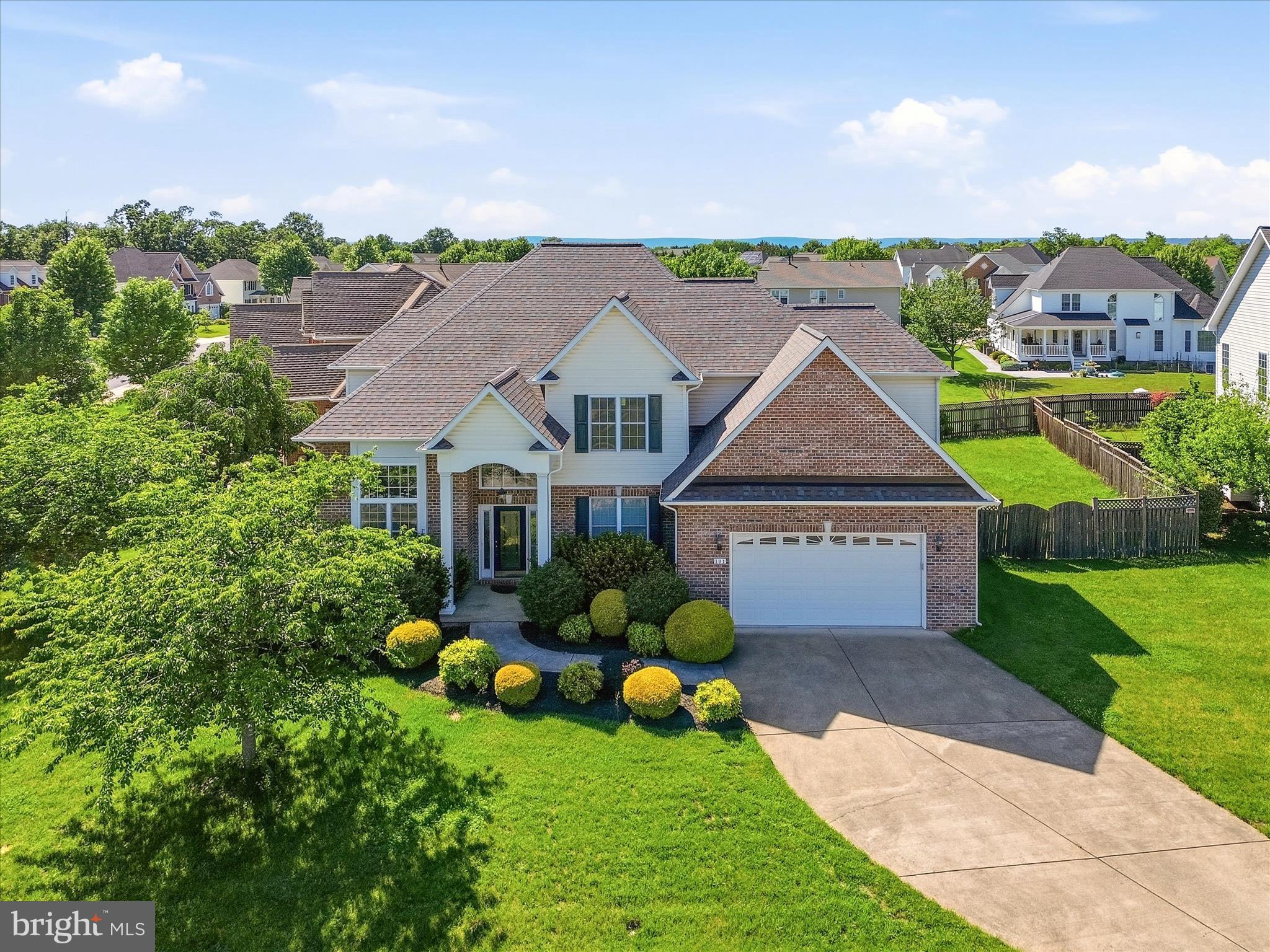 ALBIN ESTATES - Residential