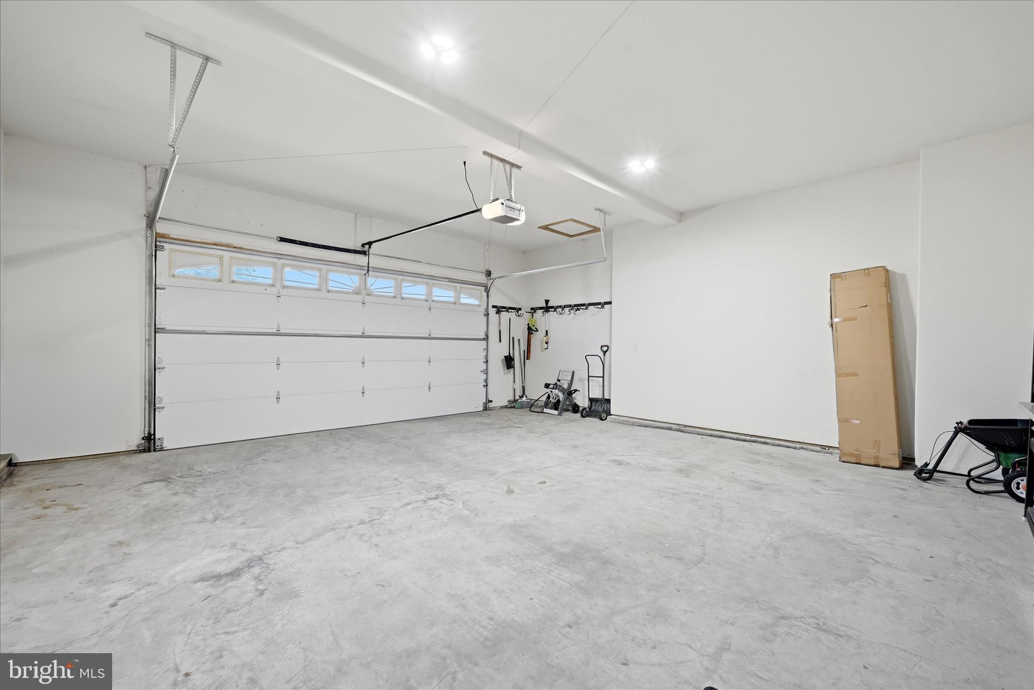 ALBIN ESTATES - Residential