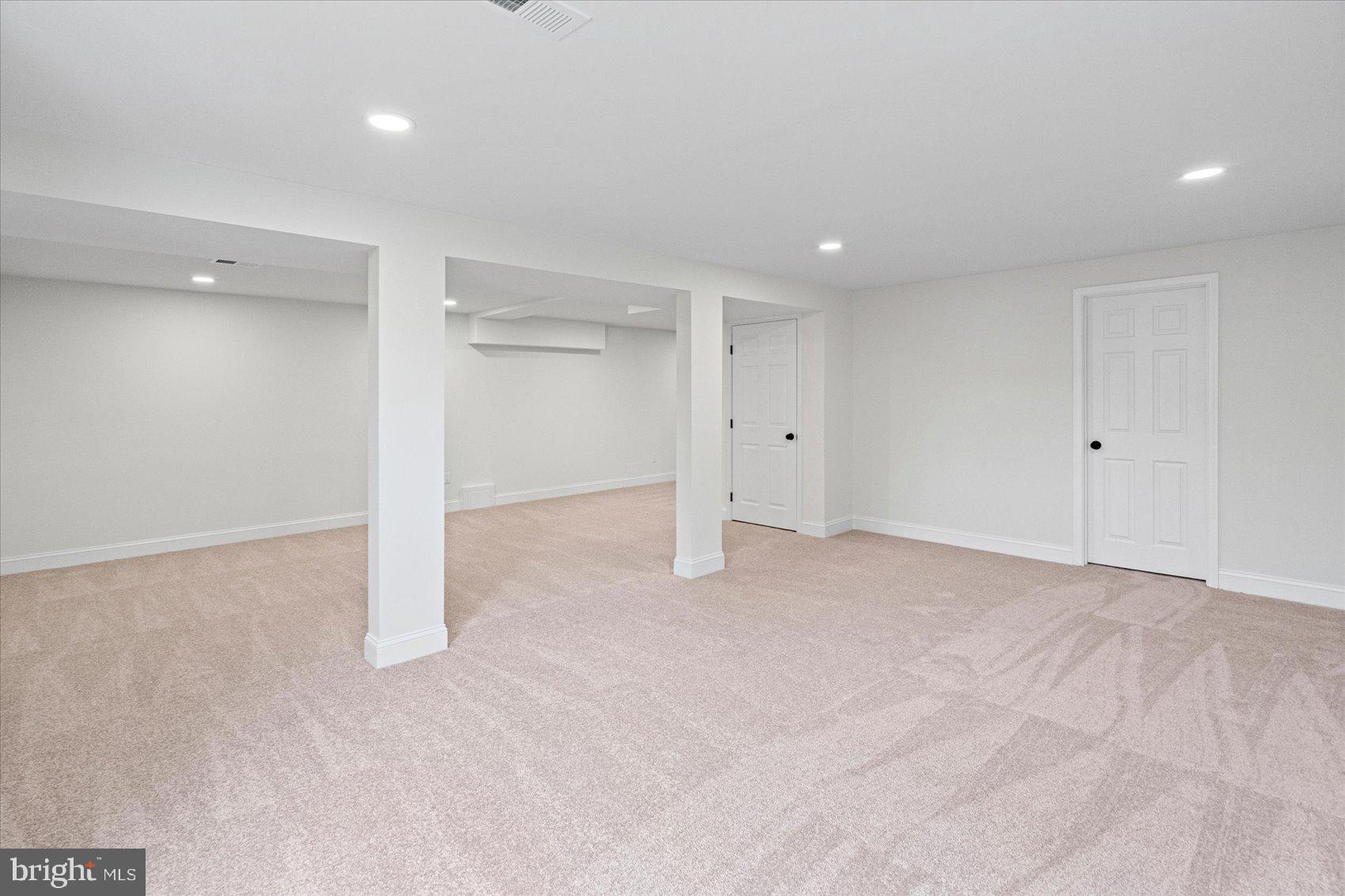 WHISPERING VALLEY - Residential