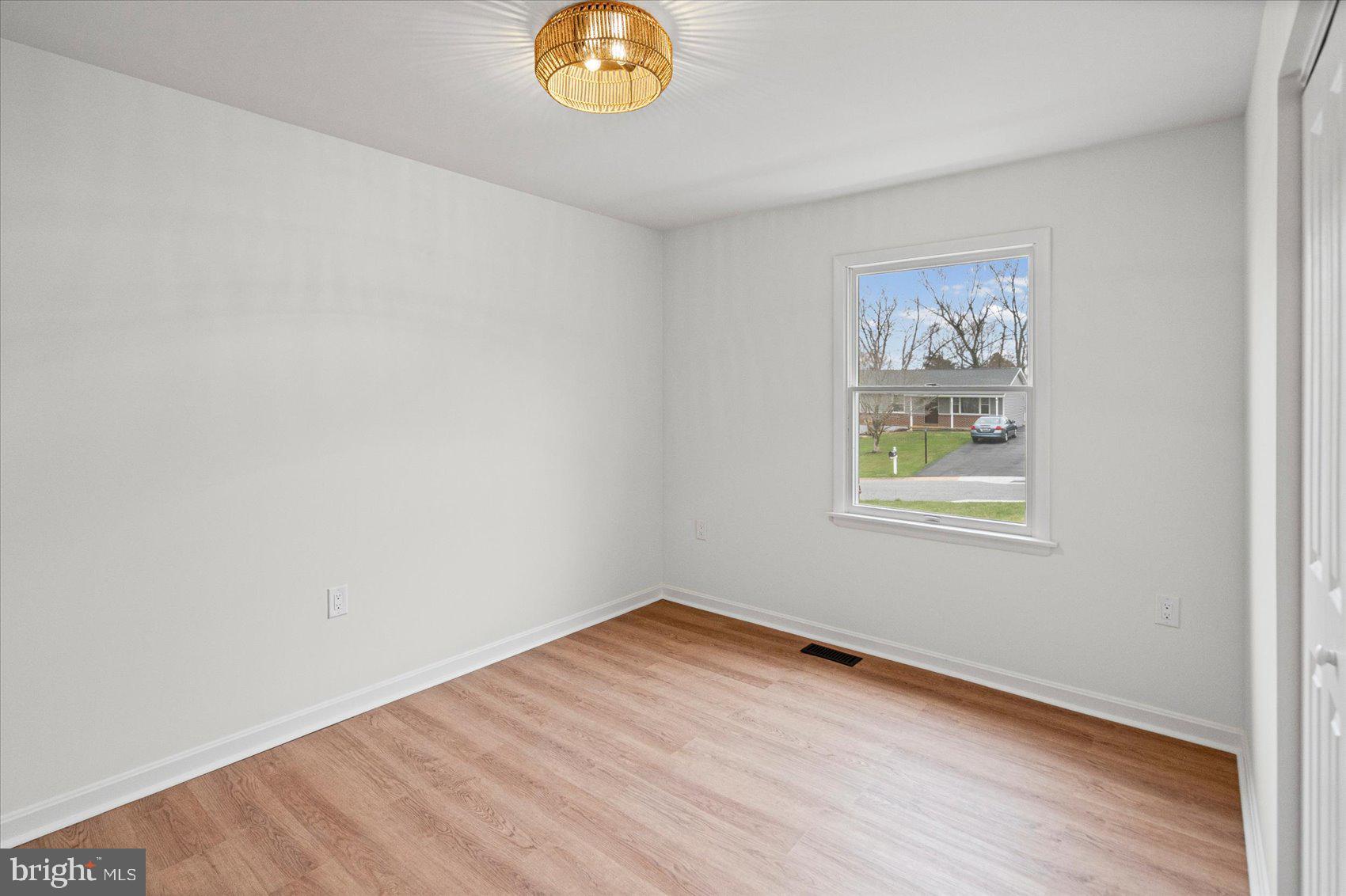 WHISPERING VALLEY - Residential