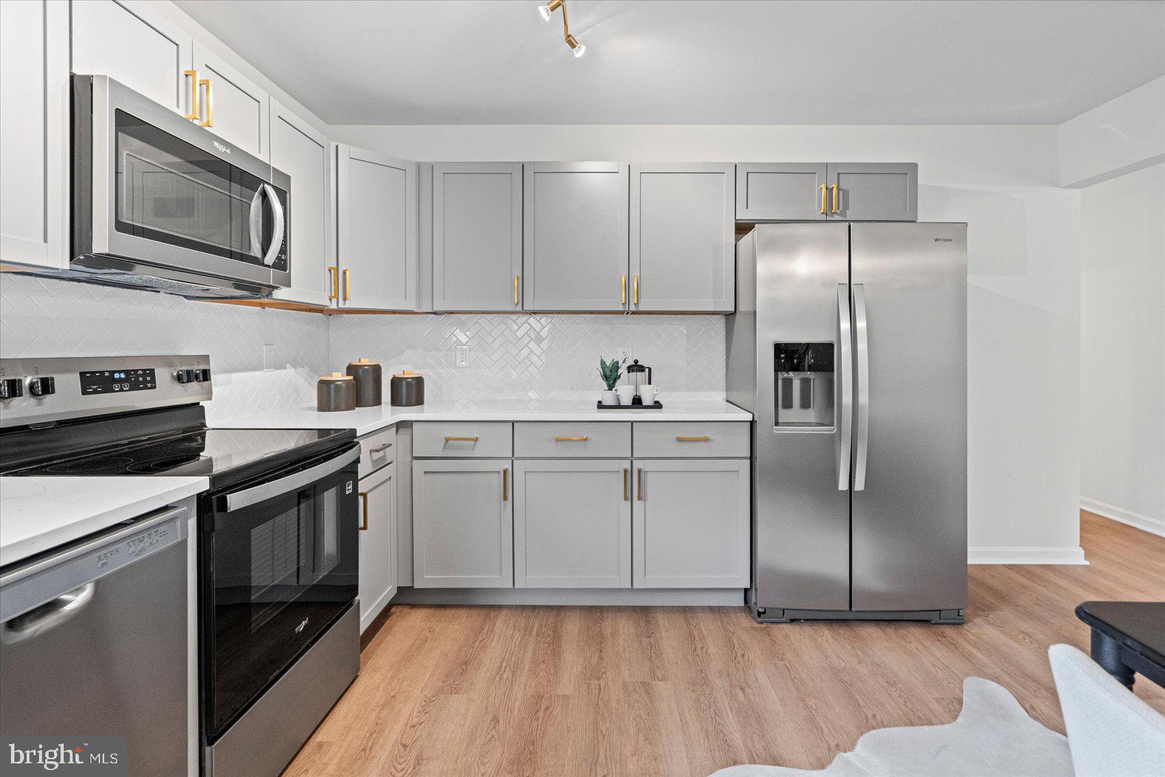 WHISPERING VALLEY - Residential