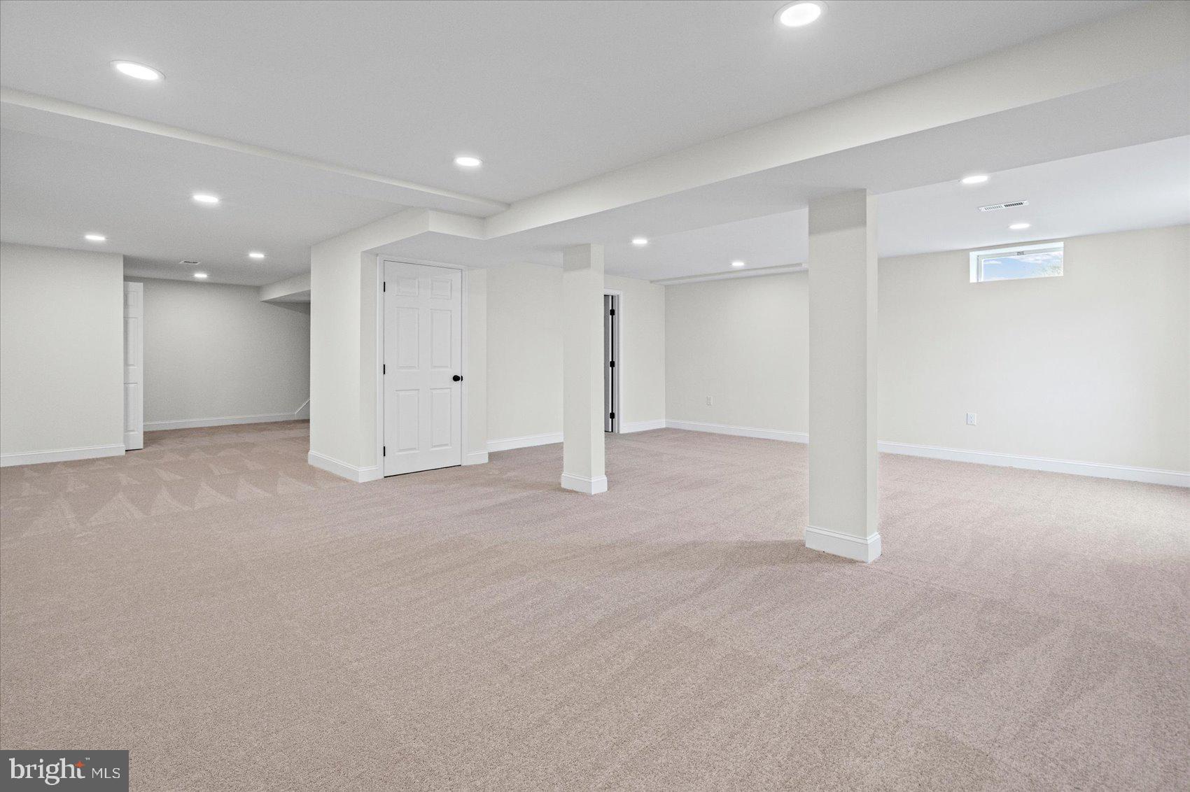 WHISPERING VALLEY - Residential