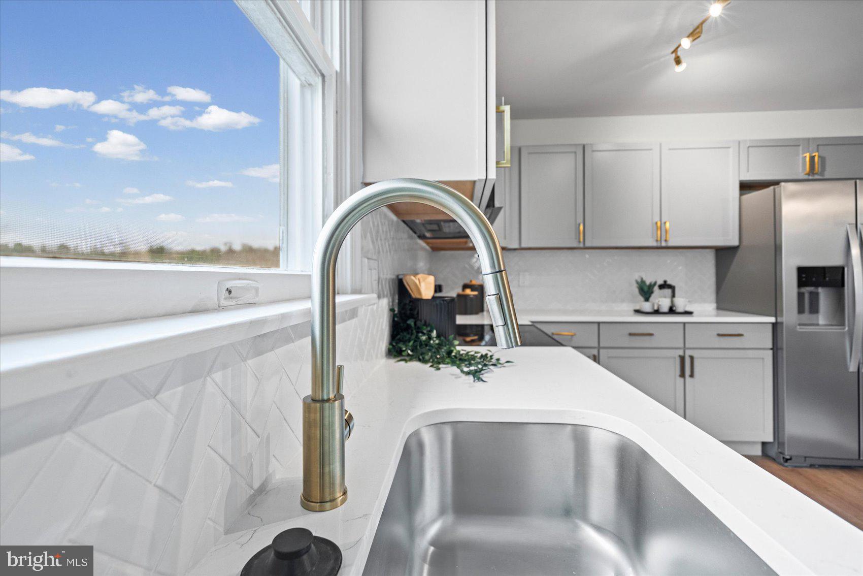 WHISPERING VALLEY - Residential