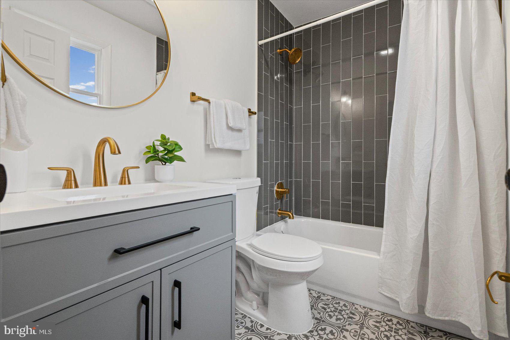 WHISPERING VALLEY - Residential