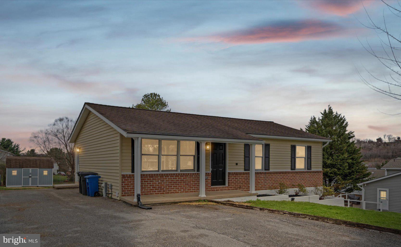 WHISPERING VALLEY - Residential