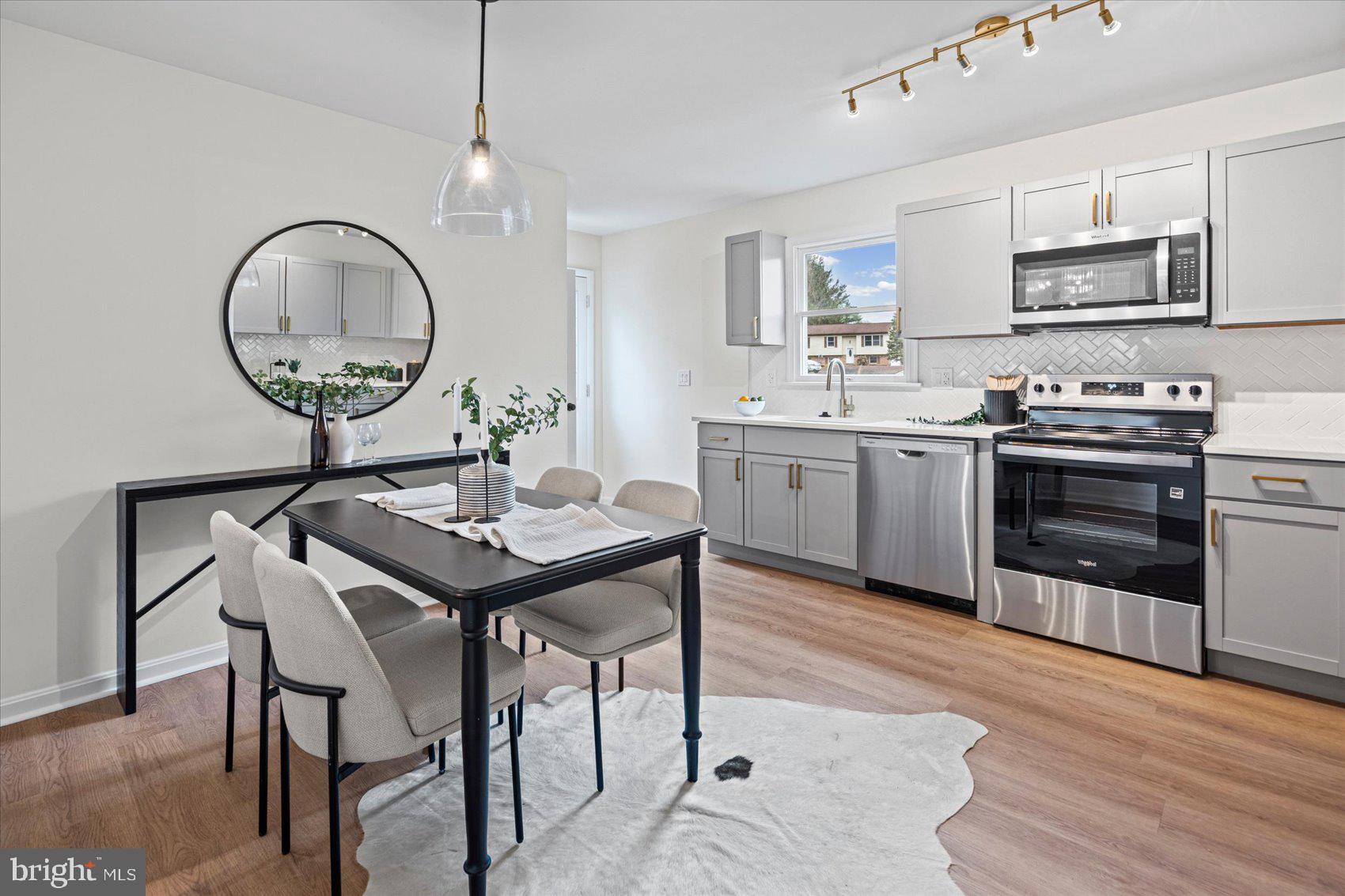 WHISPERING VALLEY - Residential