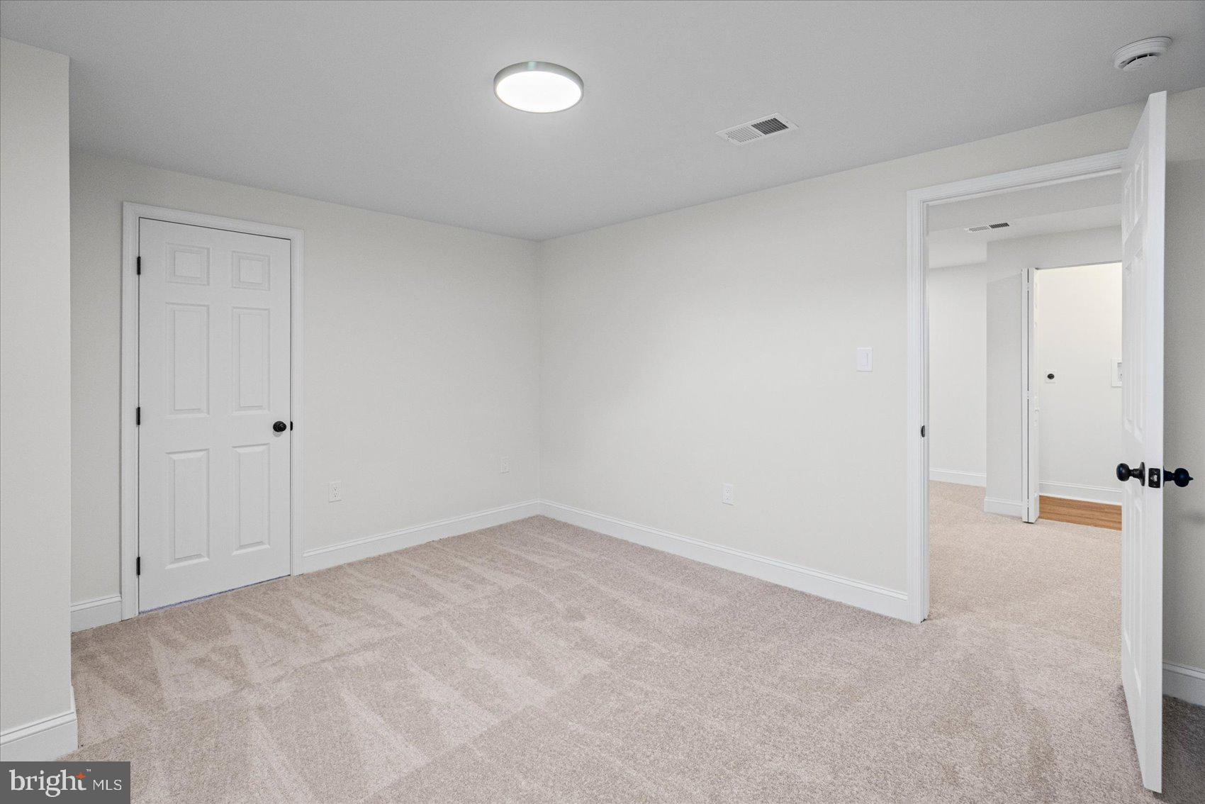 WHISPERING VALLEY - Residential