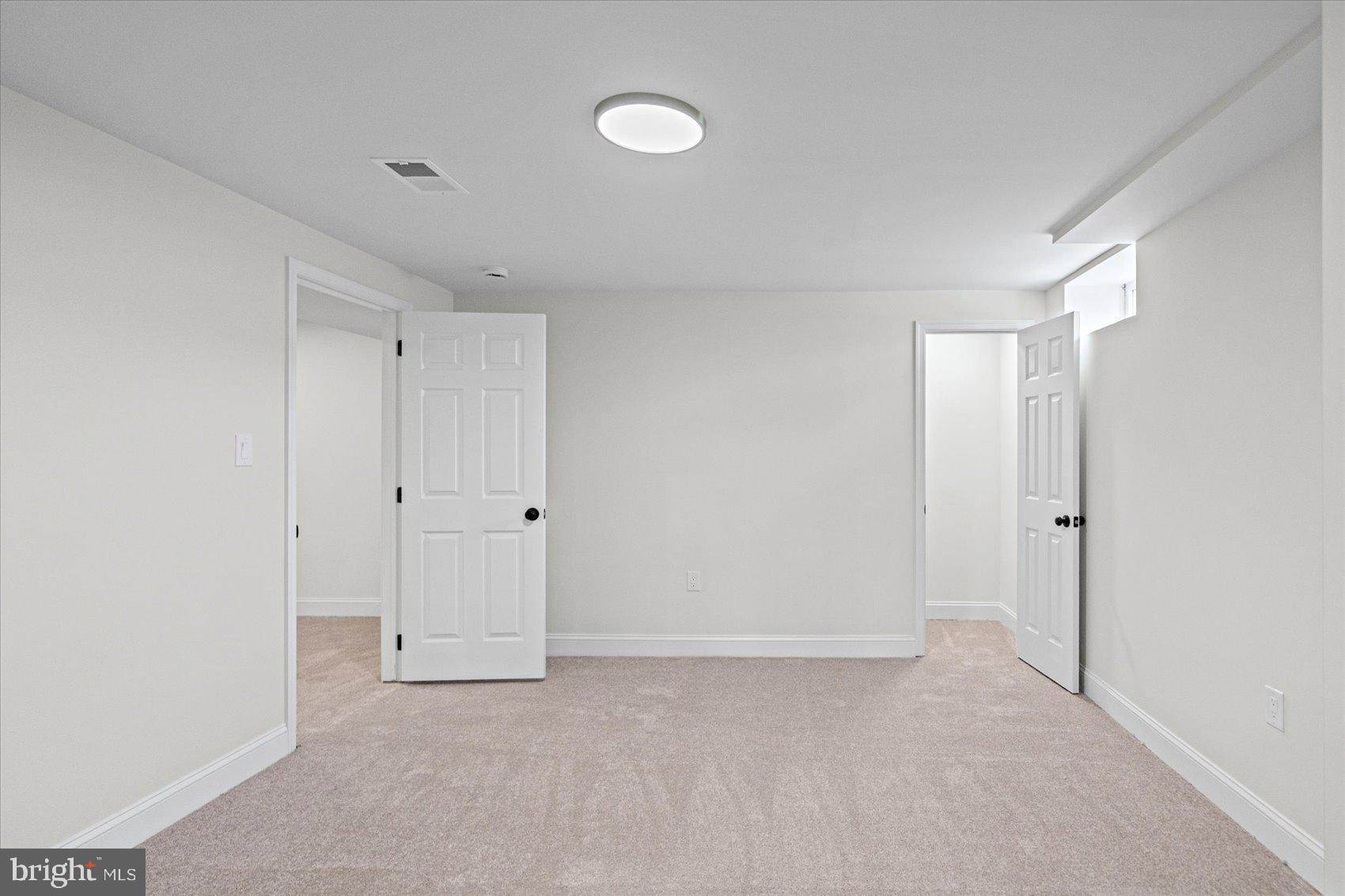 WHISPERING VALLEY - Residential