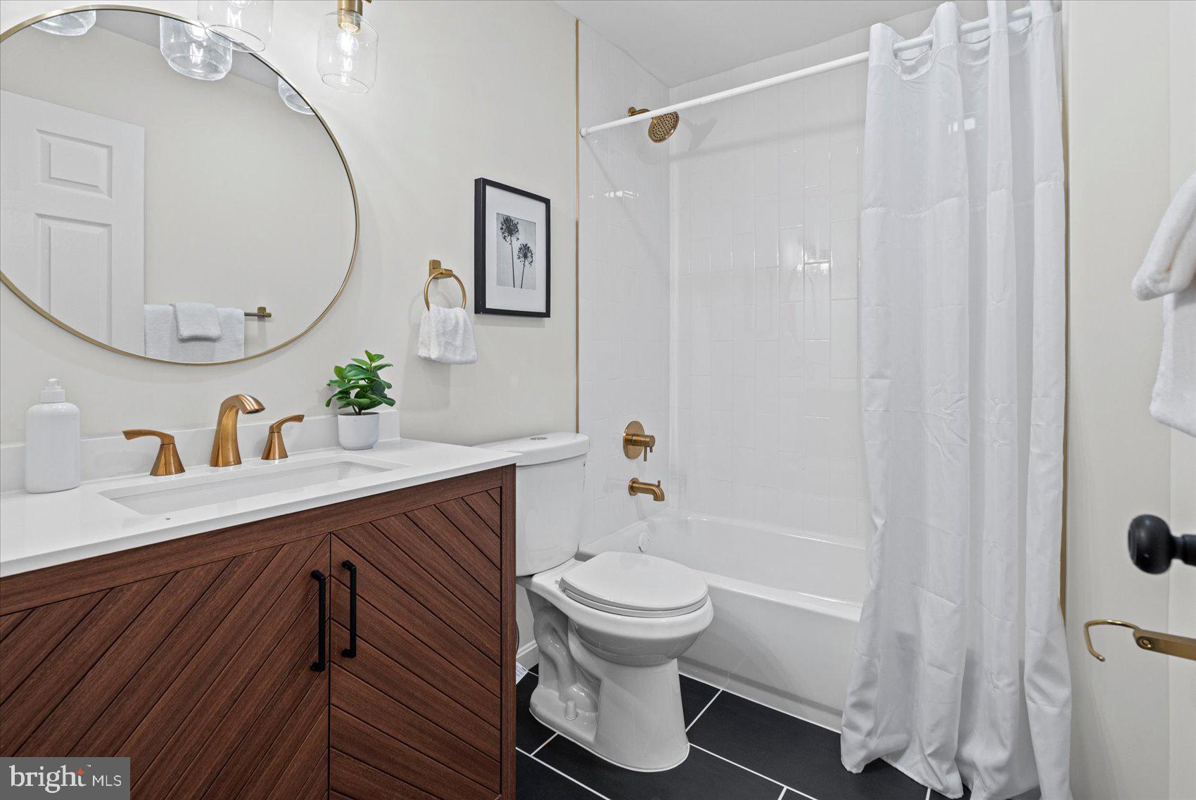 WHISPERING VALLEY - Residential