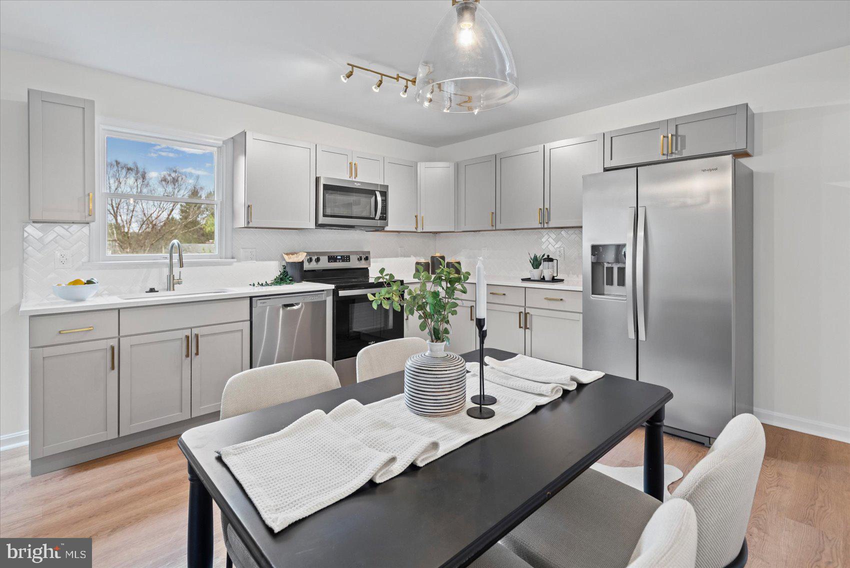 WHISPERING VALLEY - Residential