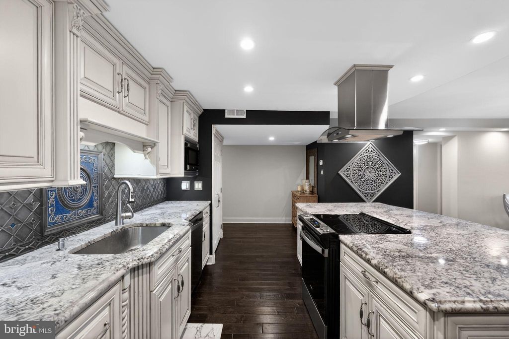 Photo of 1420 Locust Street #31I, PHILADELPHIA, PA 19102 (MLS # PAPH2587388)