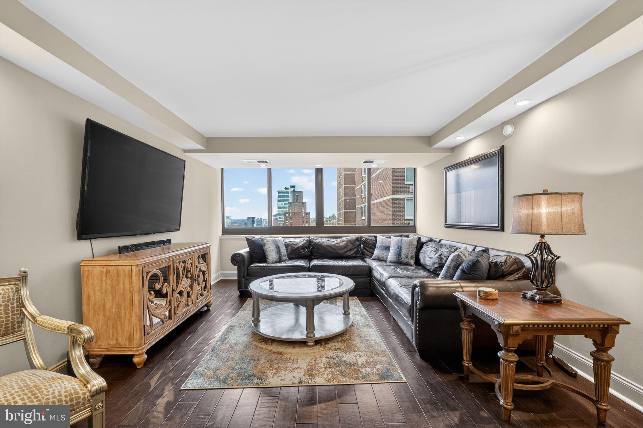 AVENUE OF THE ARTS - Residential