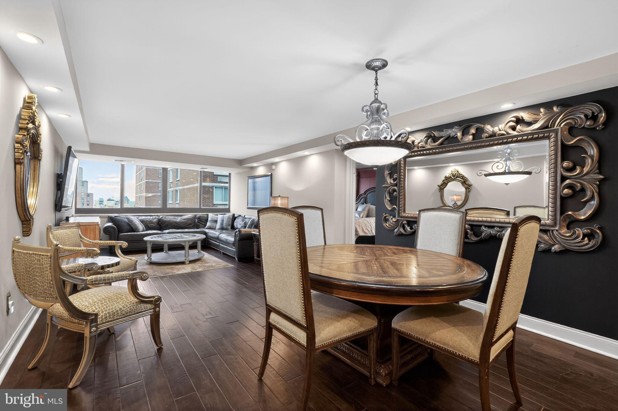 AVENUE OF THE ARTS - Residential