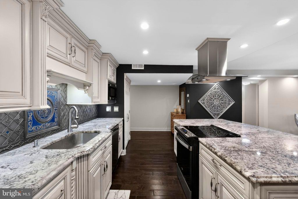 Photo of 1420 Locust Street #31I, PHILADELPHIA, PA 19102 (MLS # PAPH2587388)