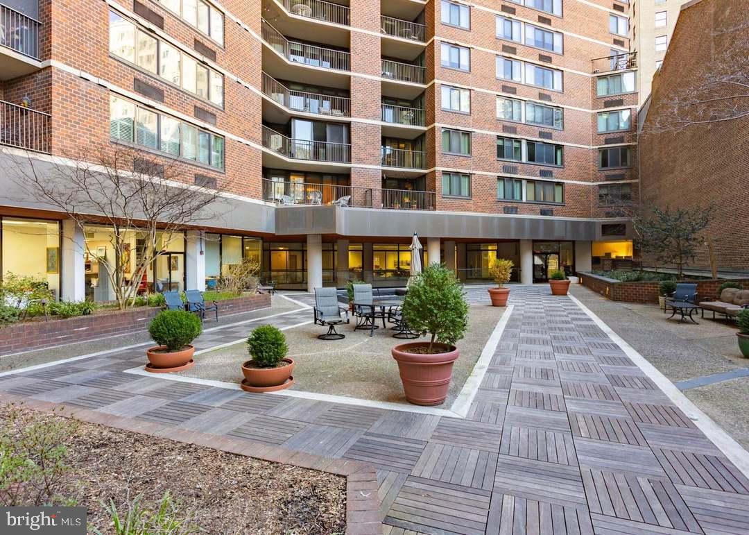 AVENUE OF THE ARTS - Residential