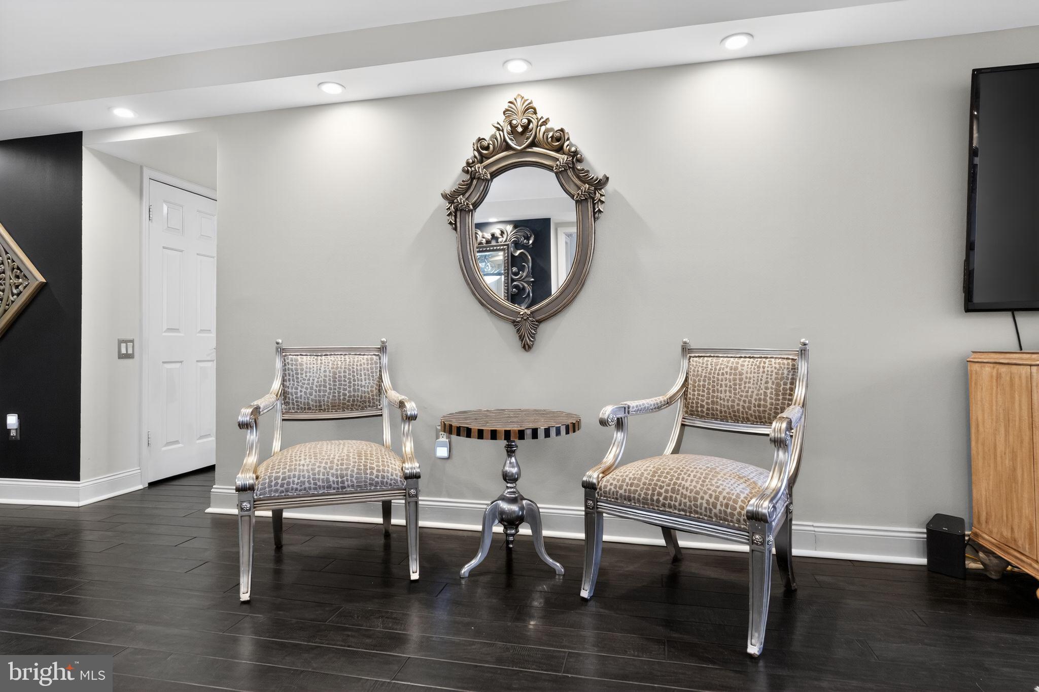 AVENUE OF THE ARTS - Residential