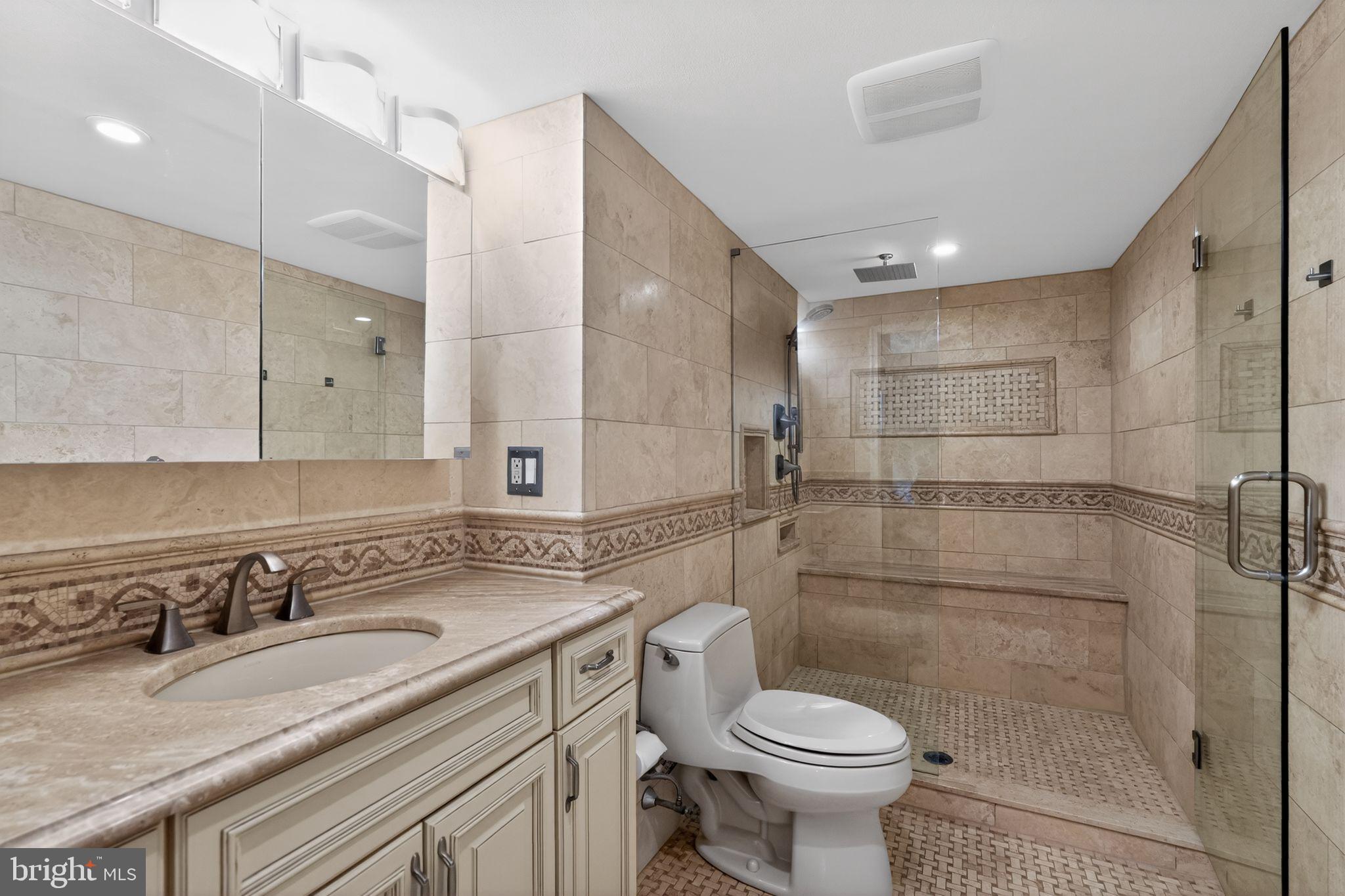 AVENUE OF THE ARTS - Residential