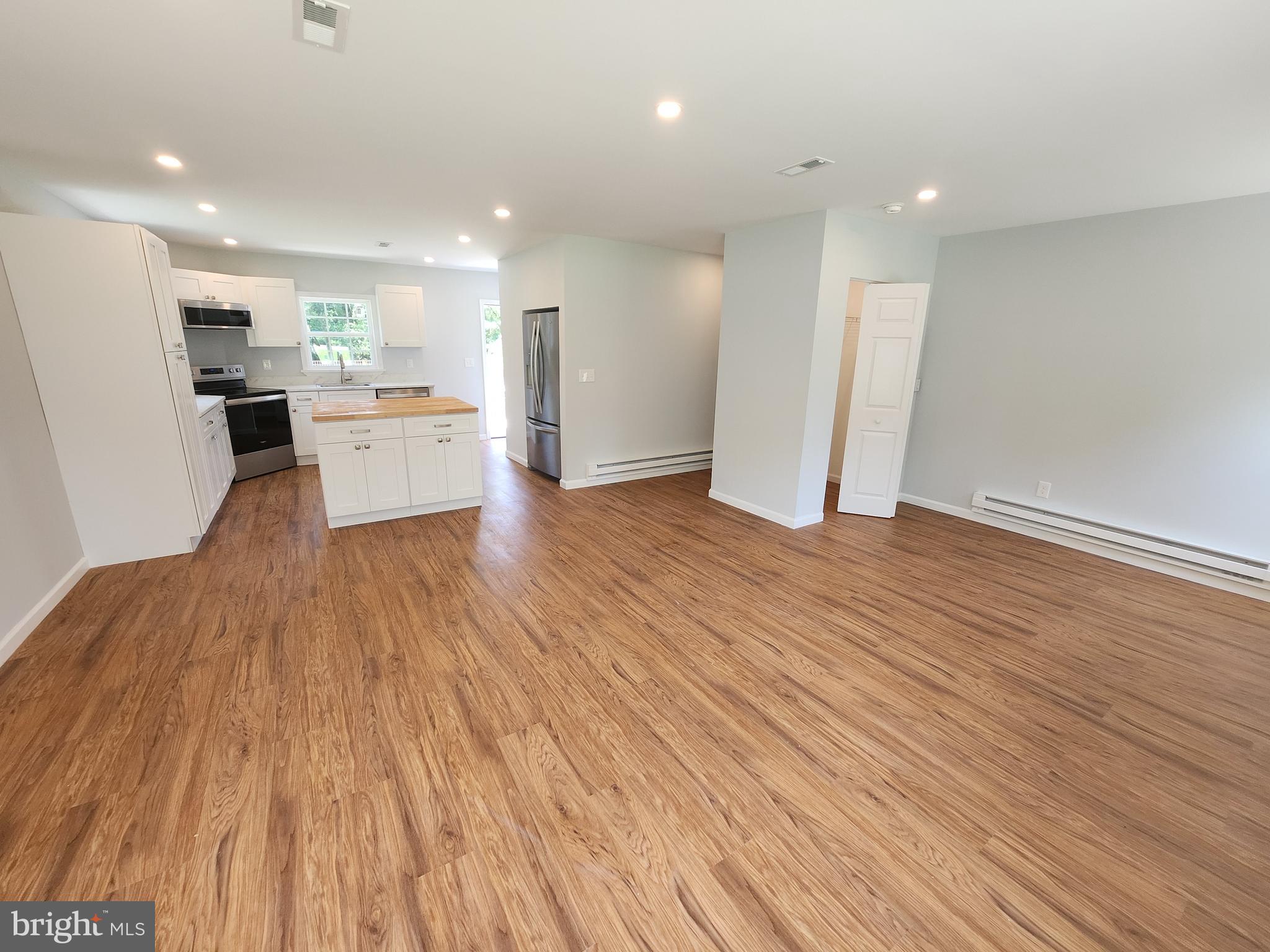 JOHNSON COMMONS - Residential Income