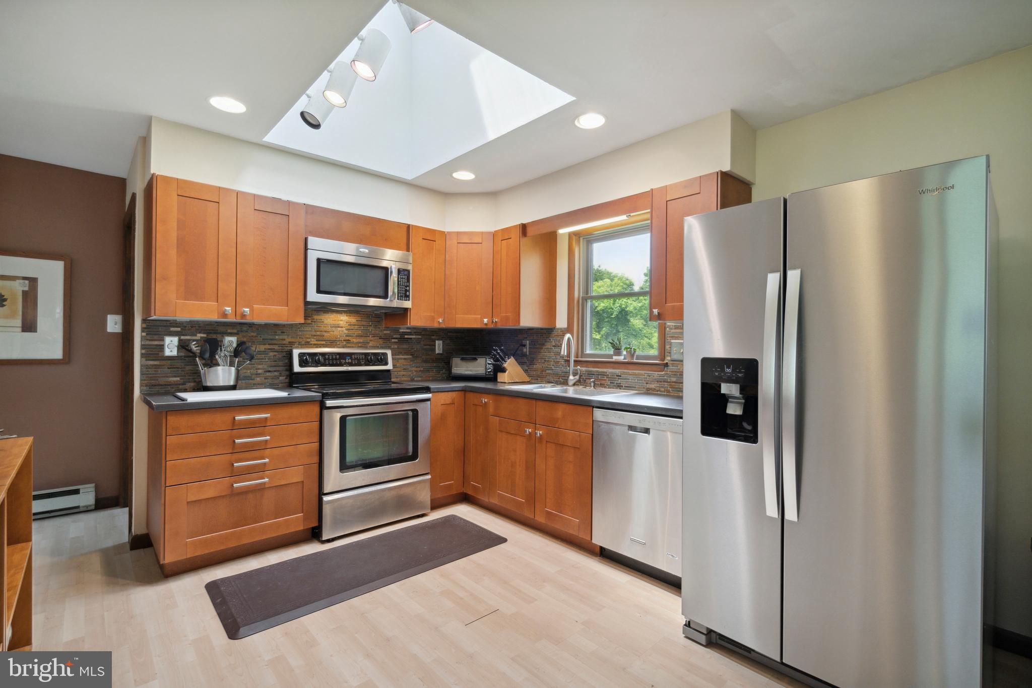 JOHNSON COMMONS - Residential Income