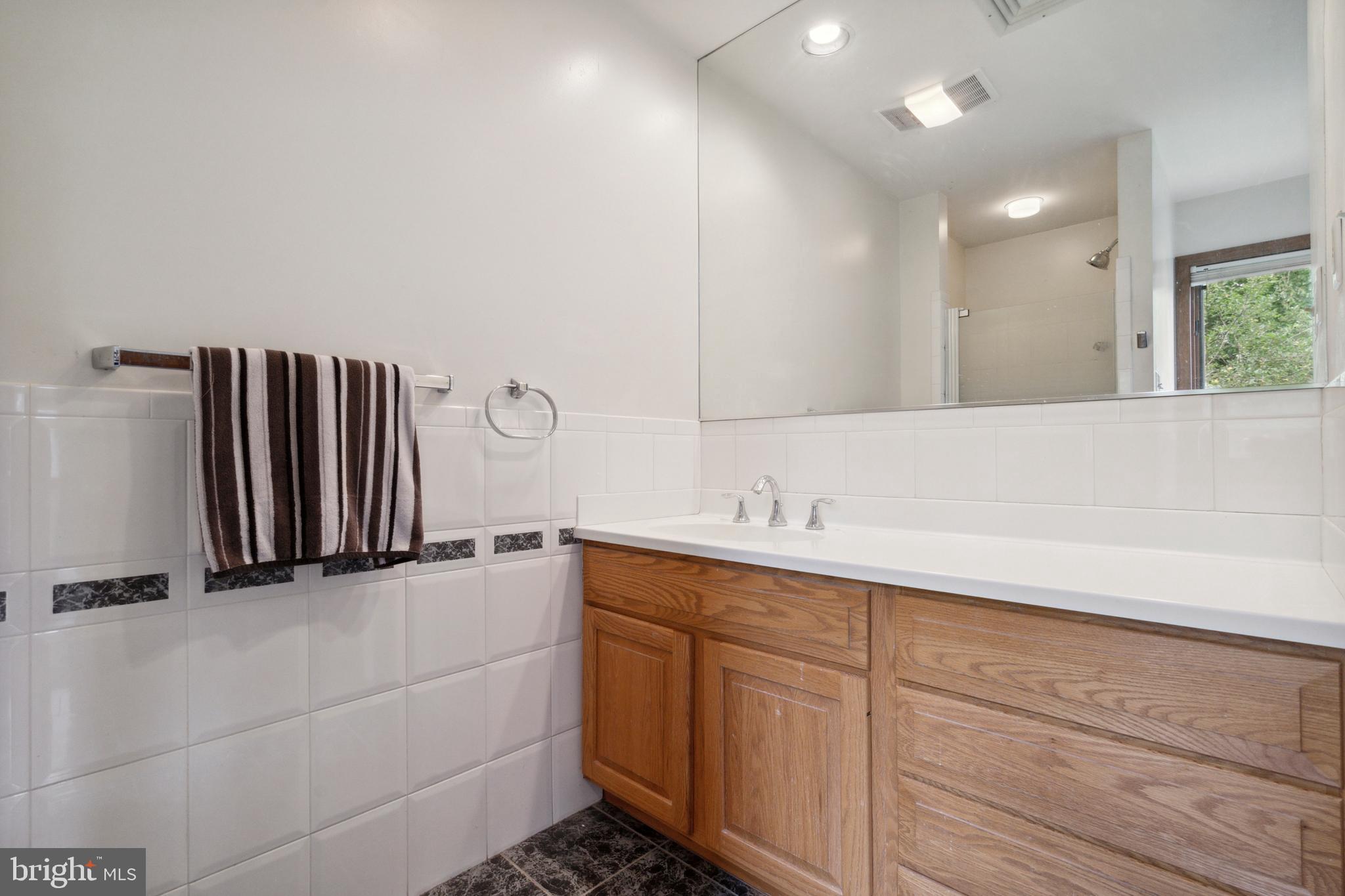 JOHNSON COMMONS - Residential Income