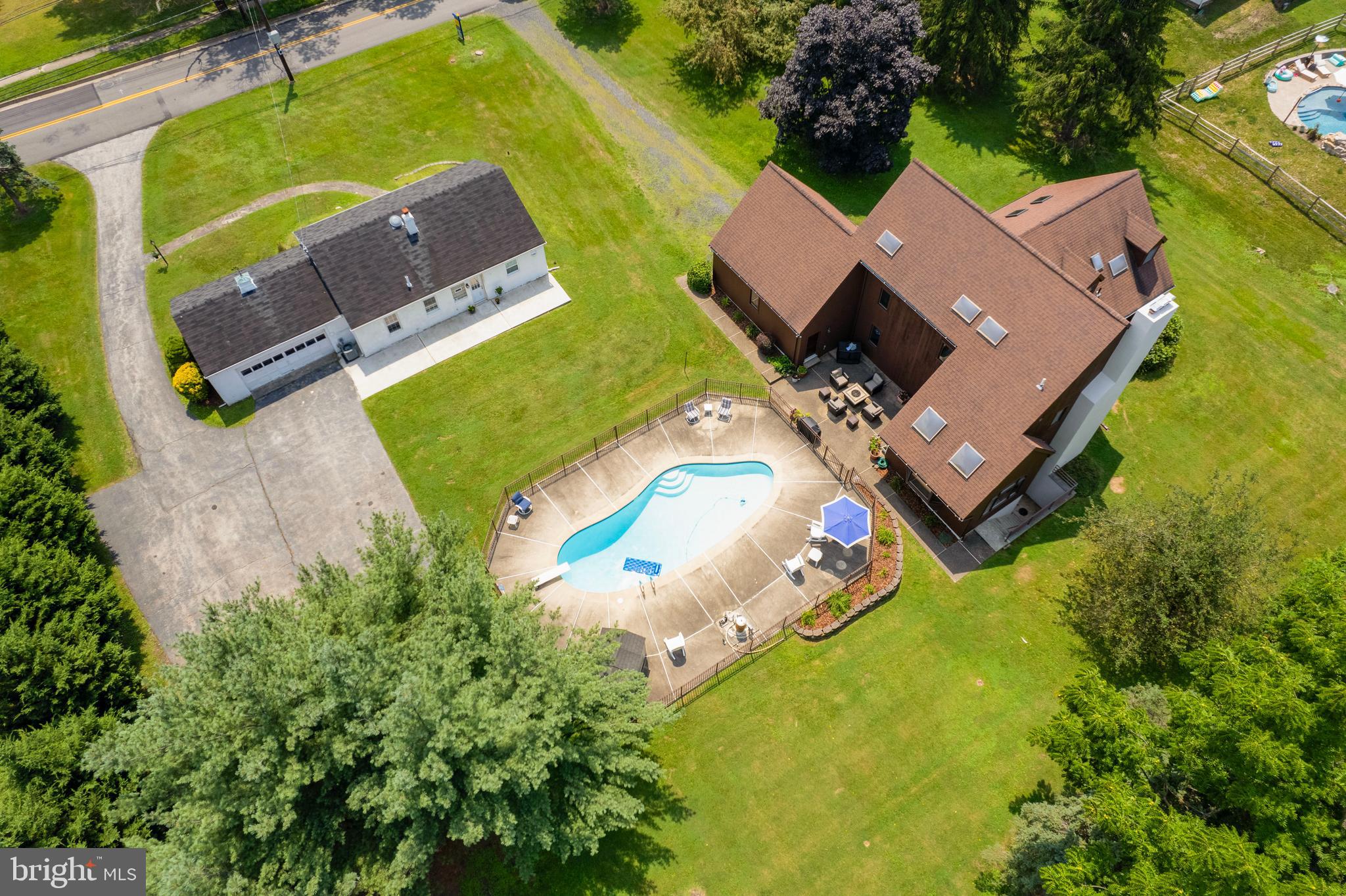 JOHNSON COMMONS - Residential Income