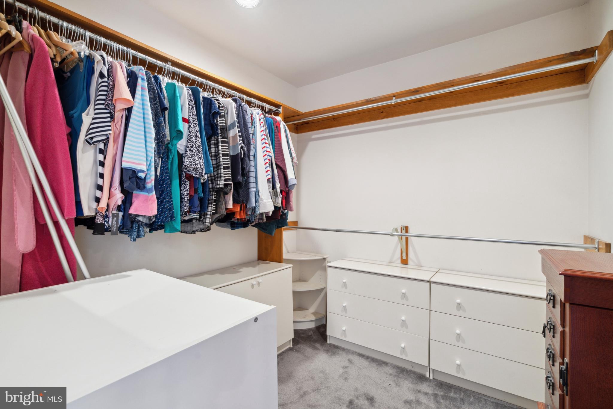 JOHNSON COMMONS - Residential Income