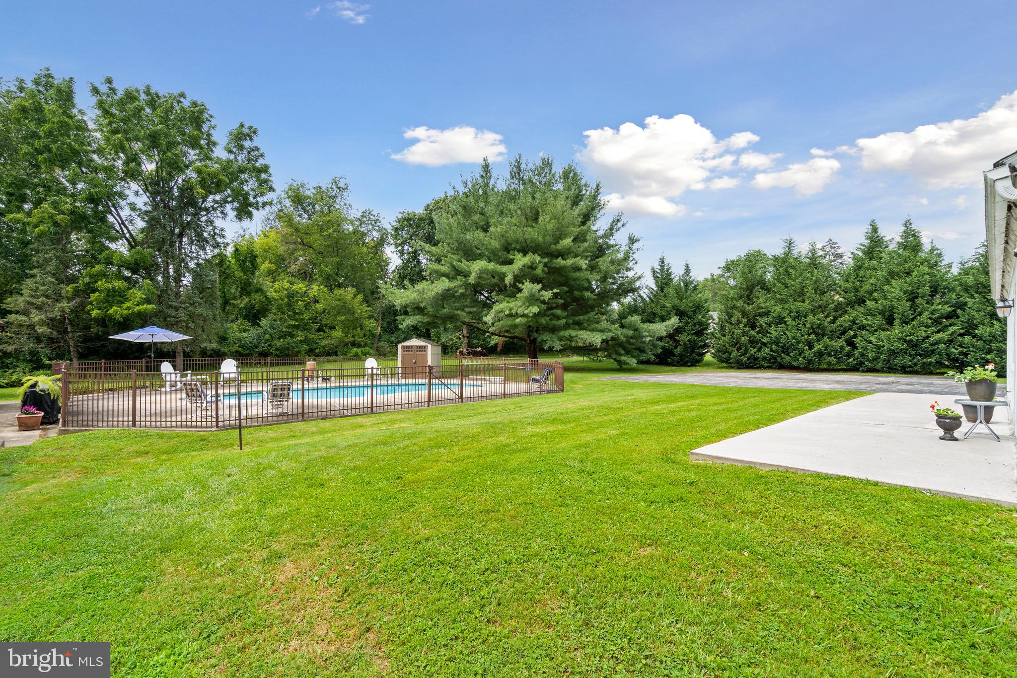 JOHNSON COMMONS - Residential Income