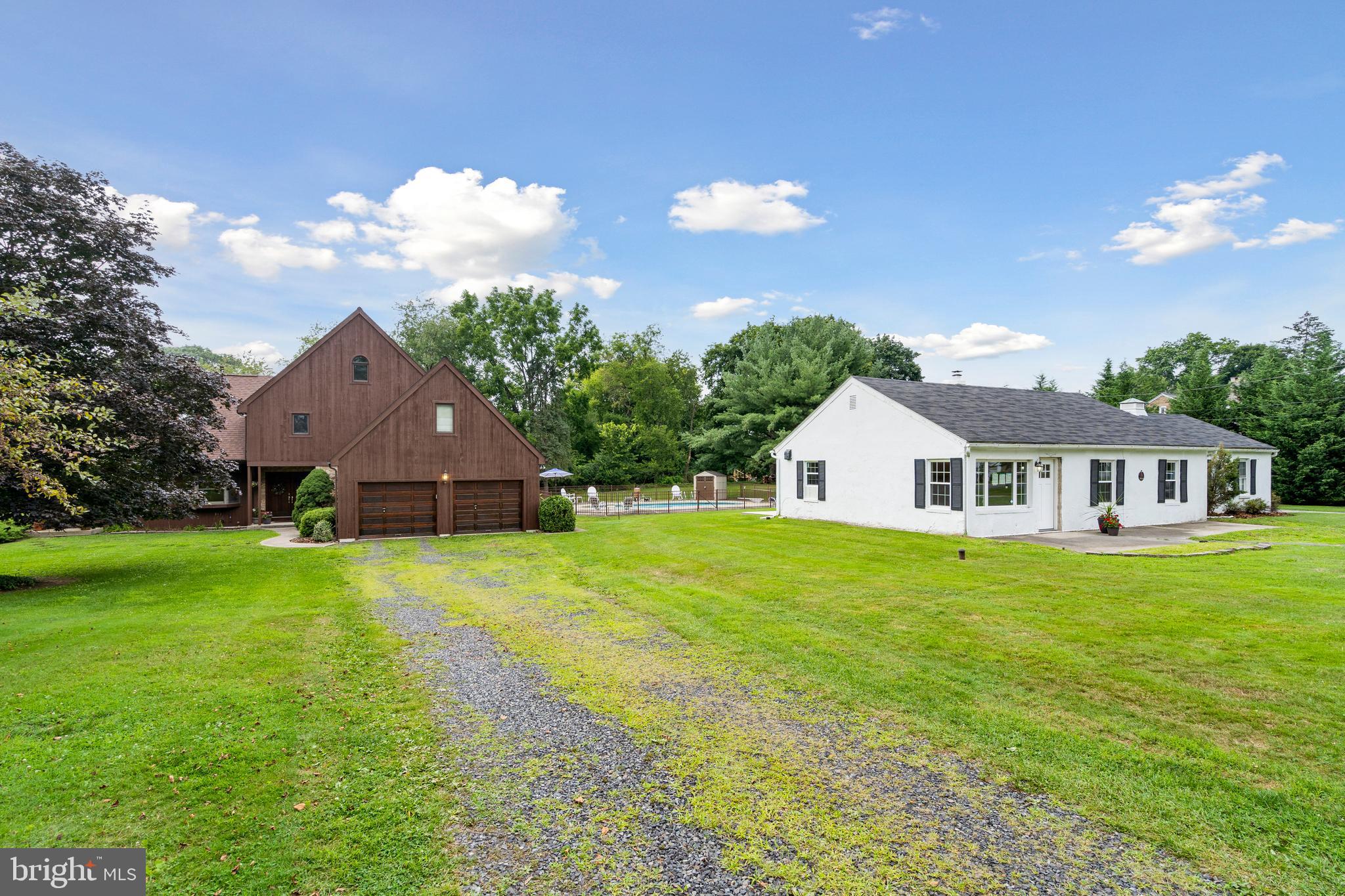 JOHNSON COMMONS - Residential Income