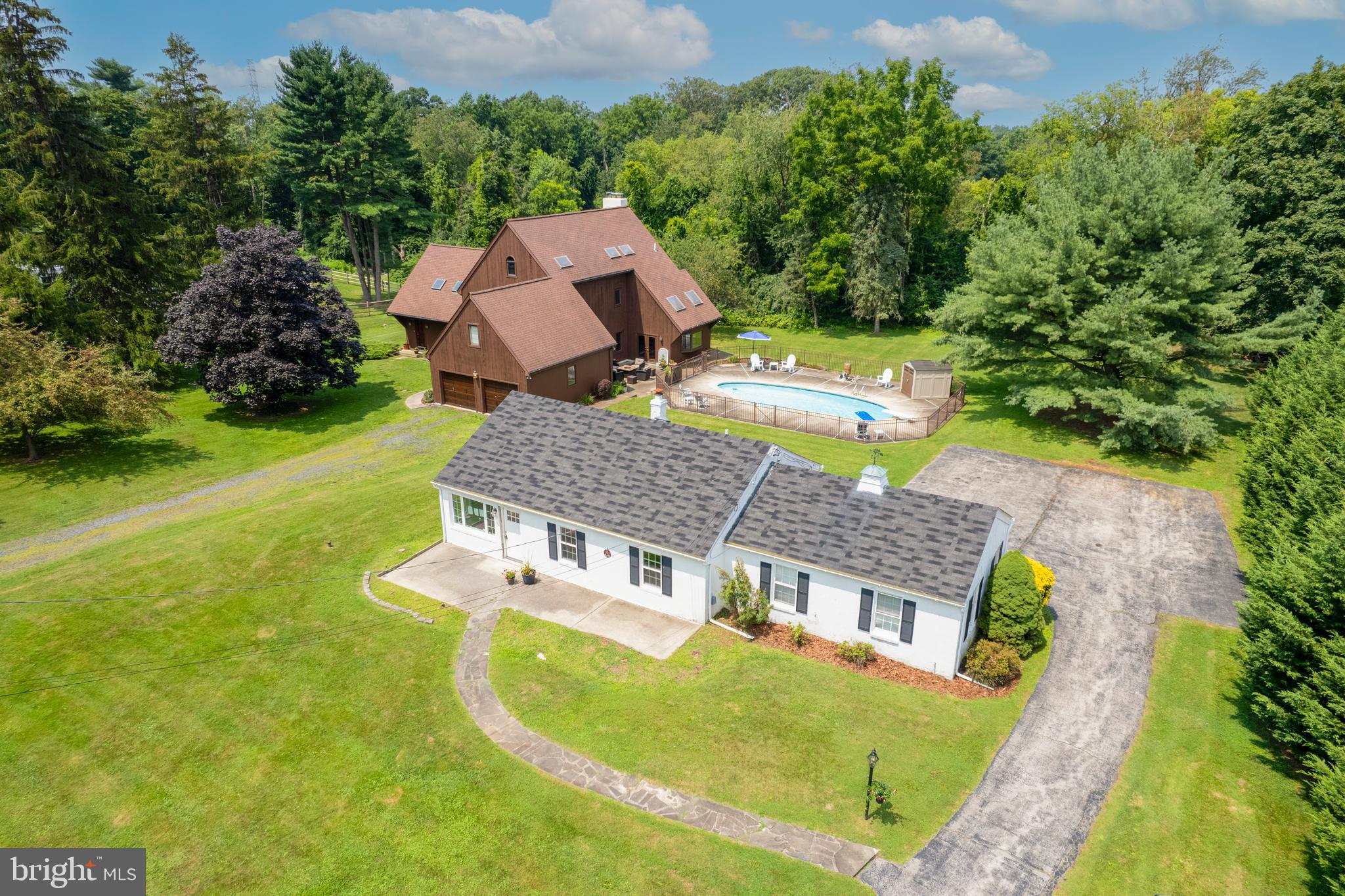 JOHNSON COMMONS - Residential Income