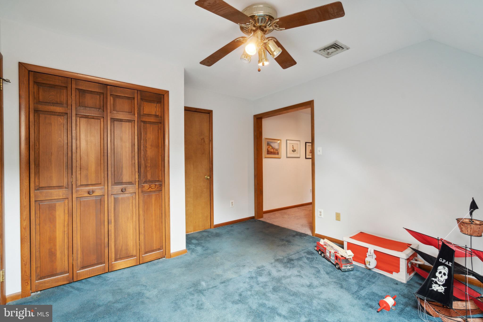 JOHNSON COMMONS - Residential Income