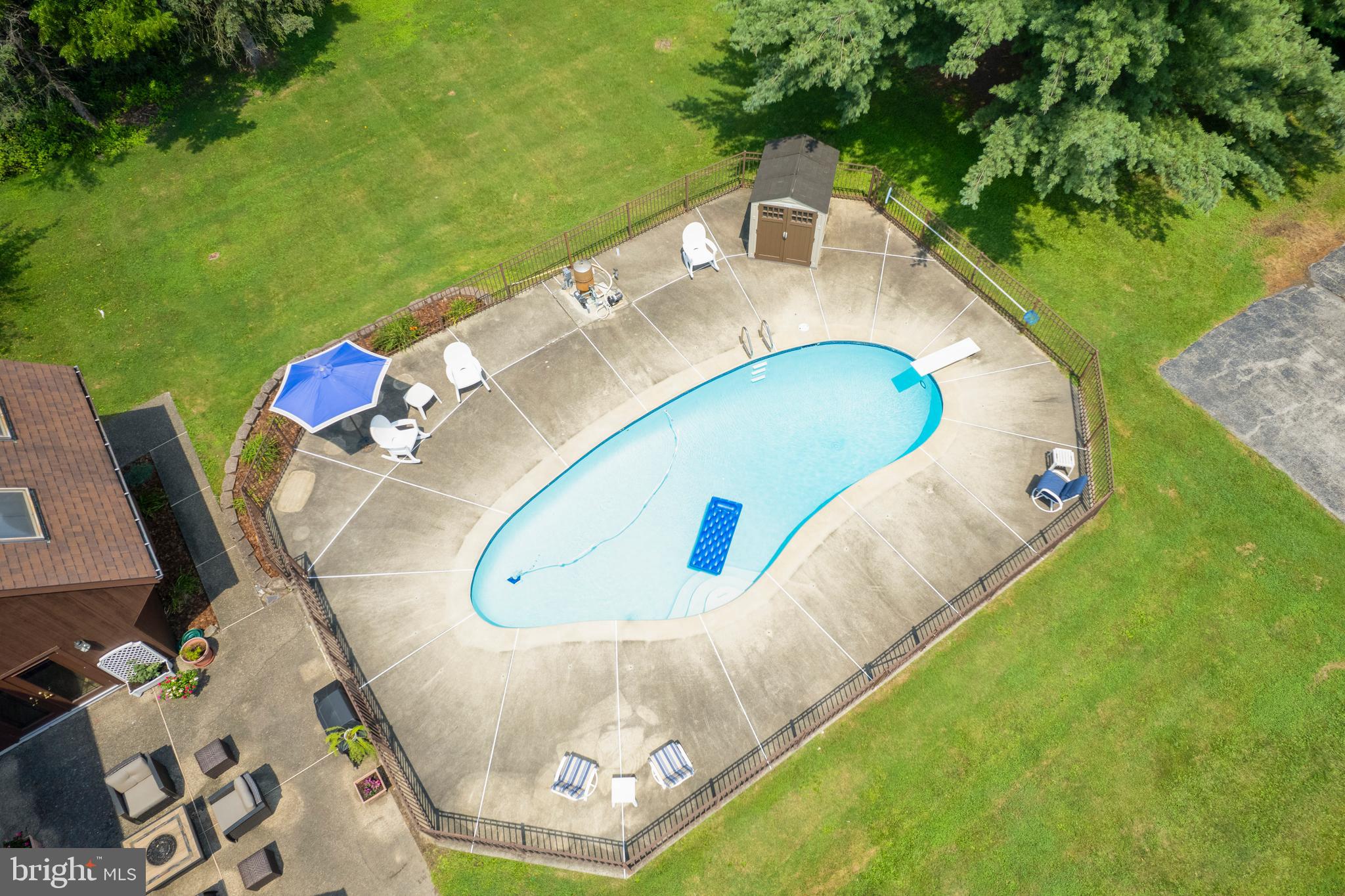 JOHNSON COMMONS - Residential Income