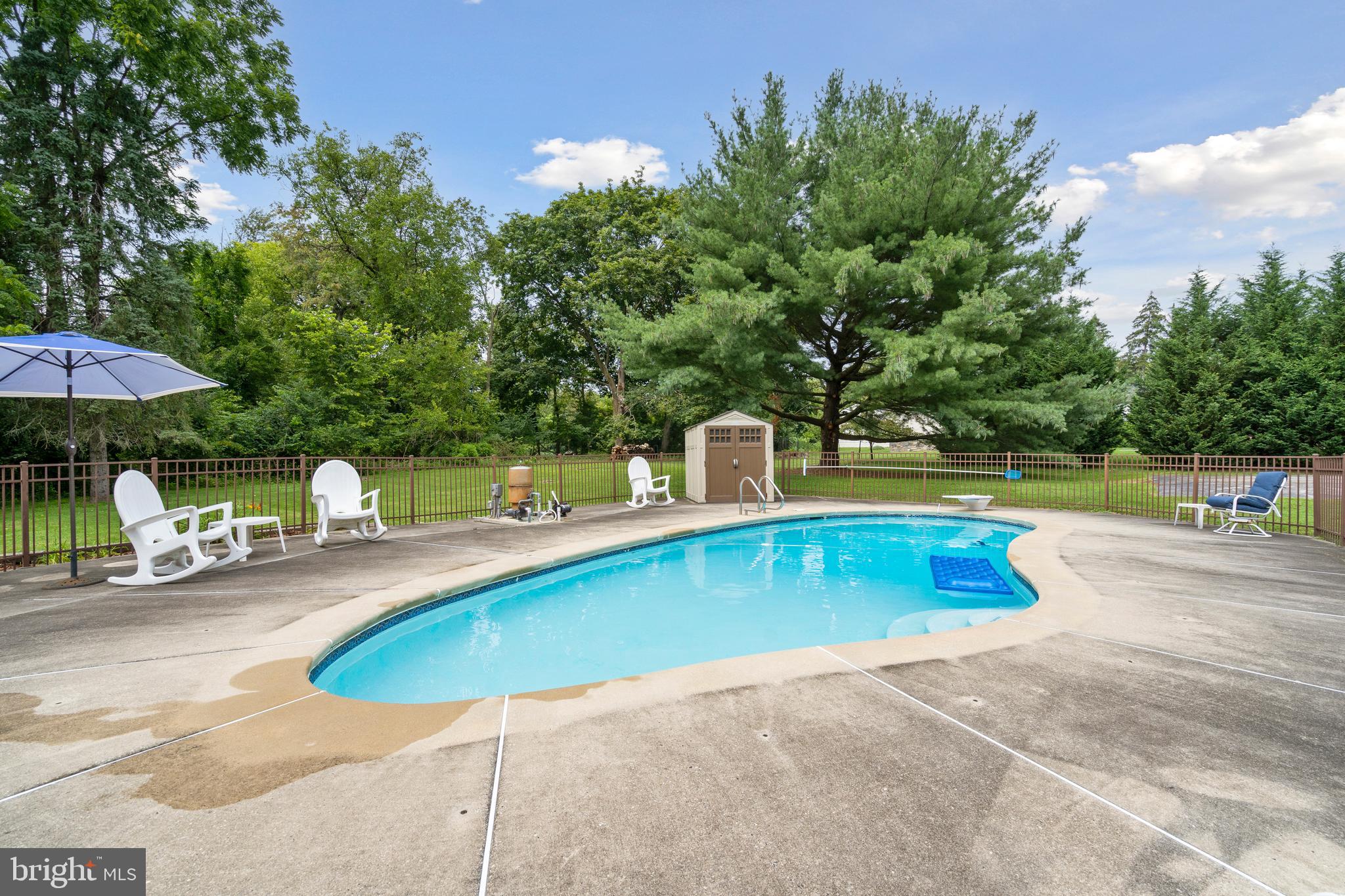 JOHNSON COMMONS - Residential Income