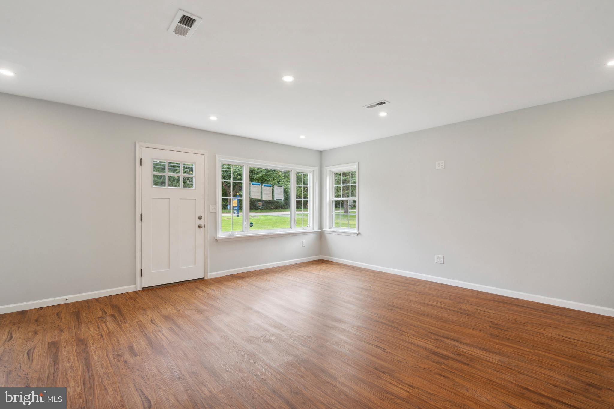 JOHNSON COMMONS - Residential Income