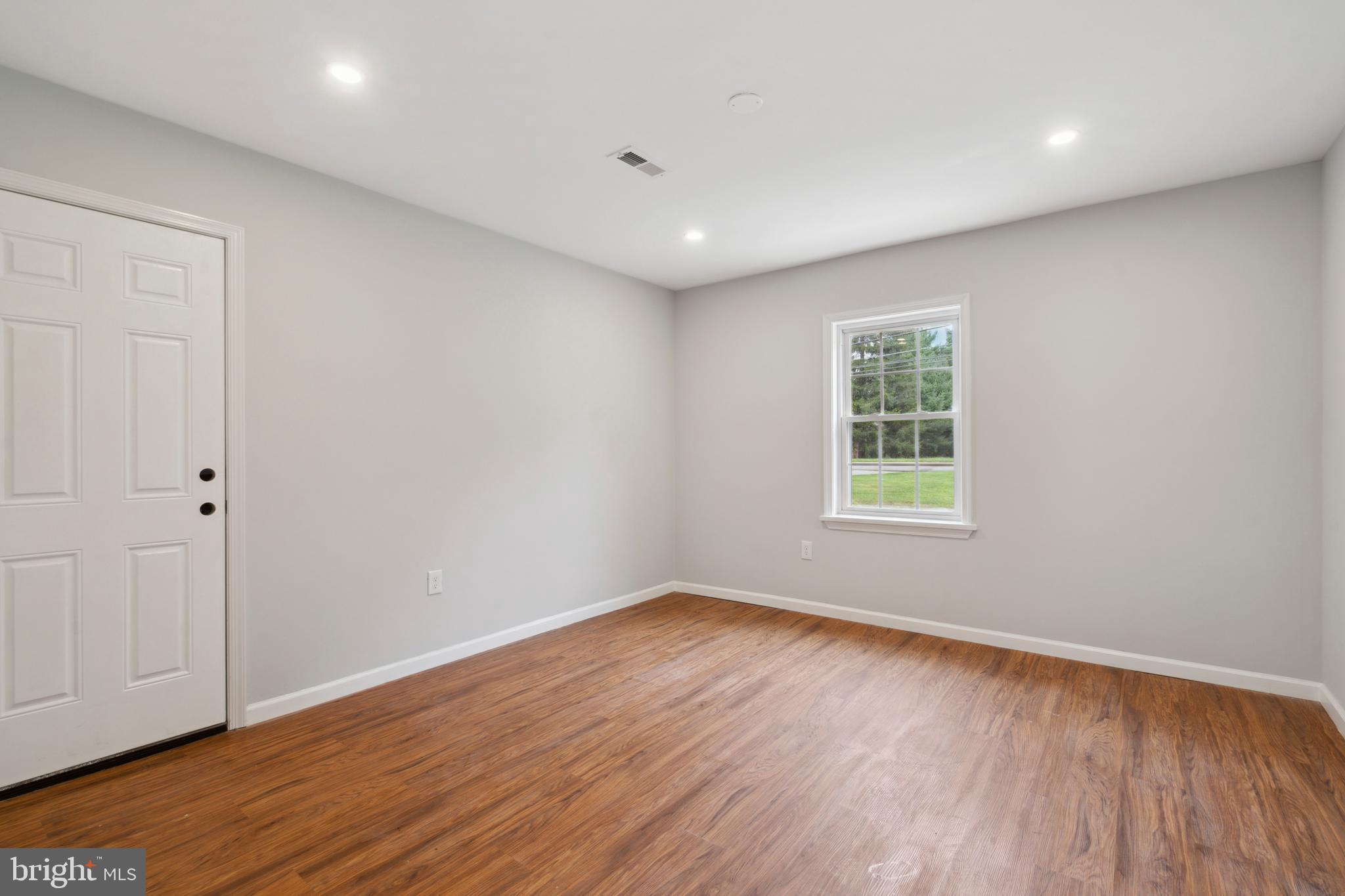 JOHNSON COMMONS - Residential Income