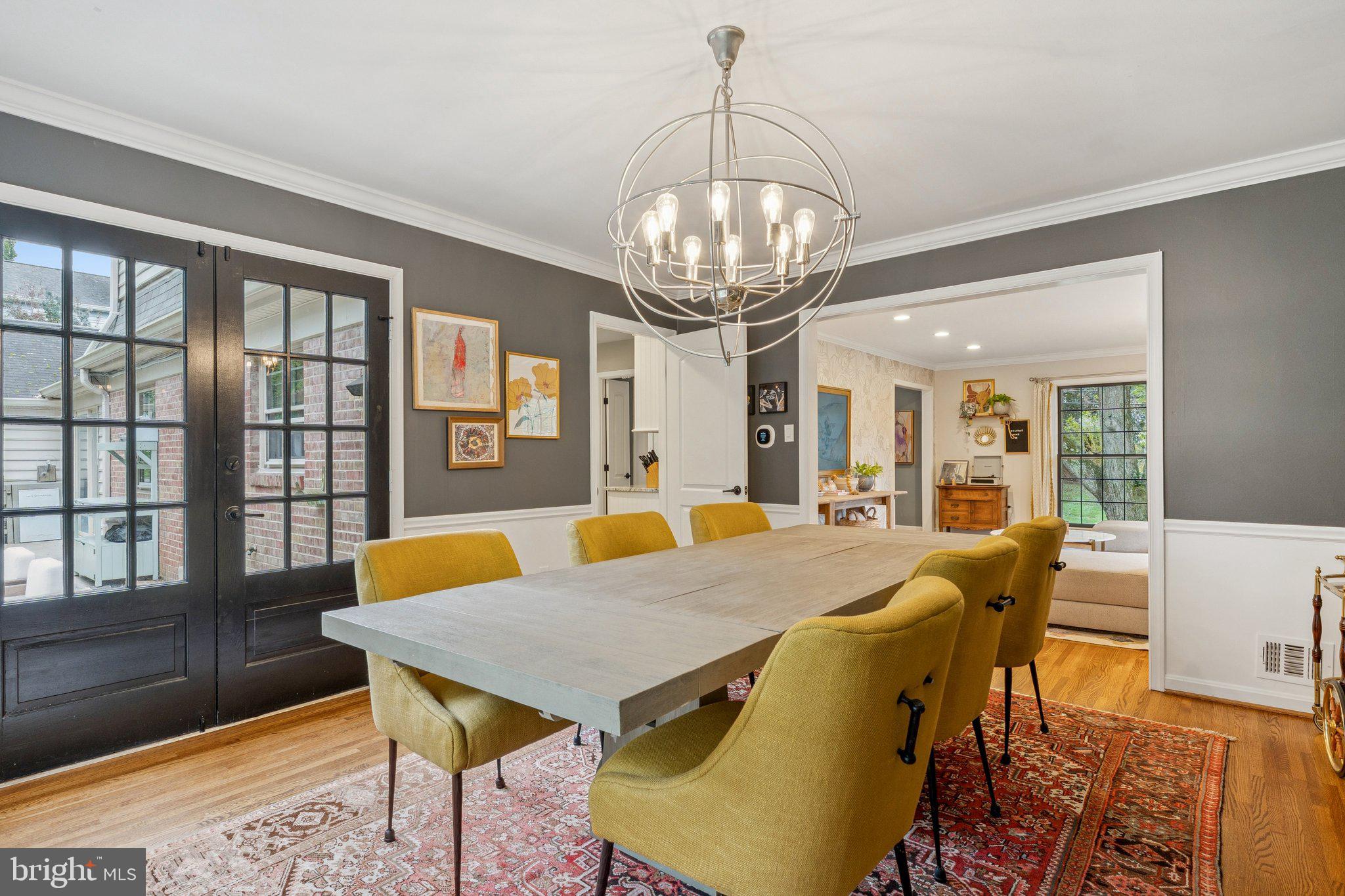 SHERWOOD FOREST MANOR - Residential