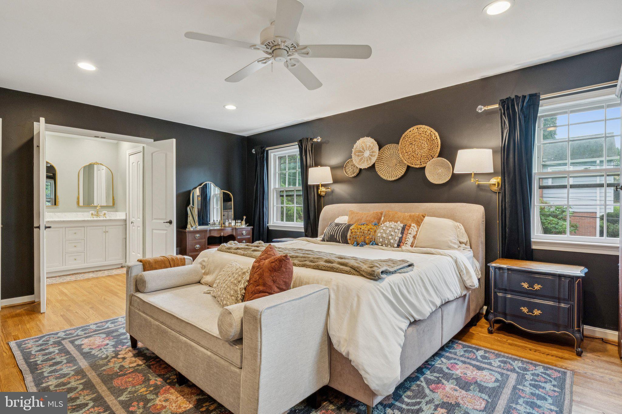 SHERWOOD FOREST MANOR - Residential