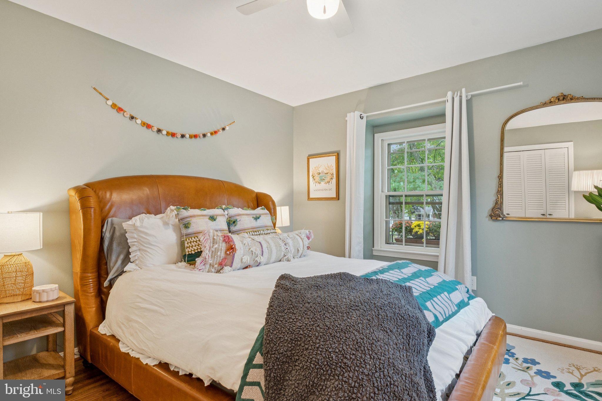 SHERWOOD FOREST MANOR - Residential