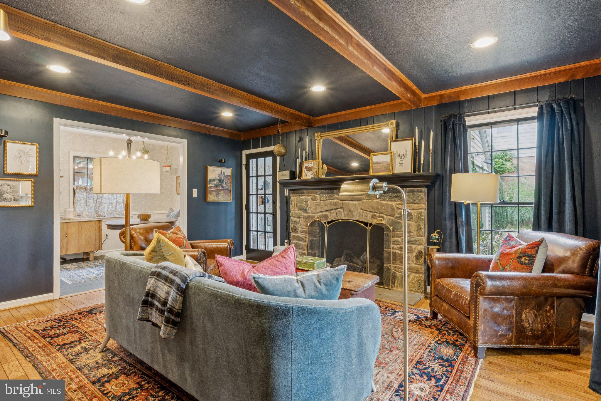 SHERWOOD FOREST MANOR - Residential