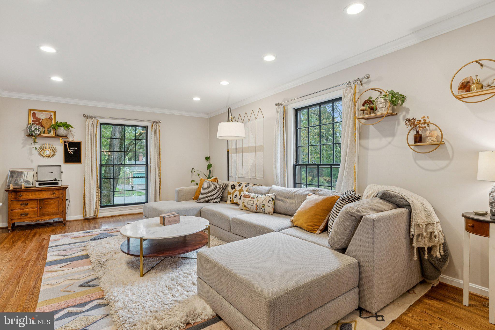 SHERWOOD FOREST MANOR - Residential