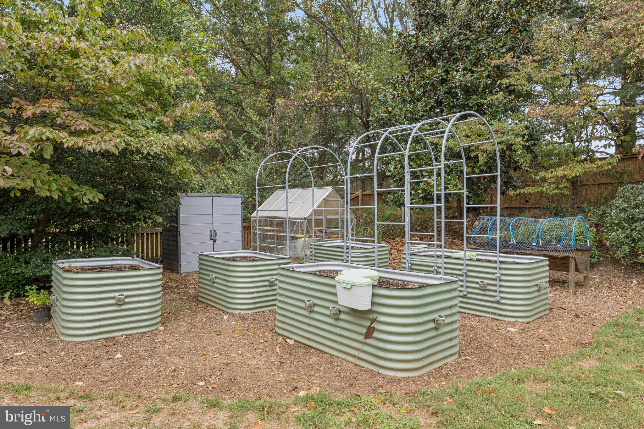 SHERWOOD FOREST MANOR - Residential