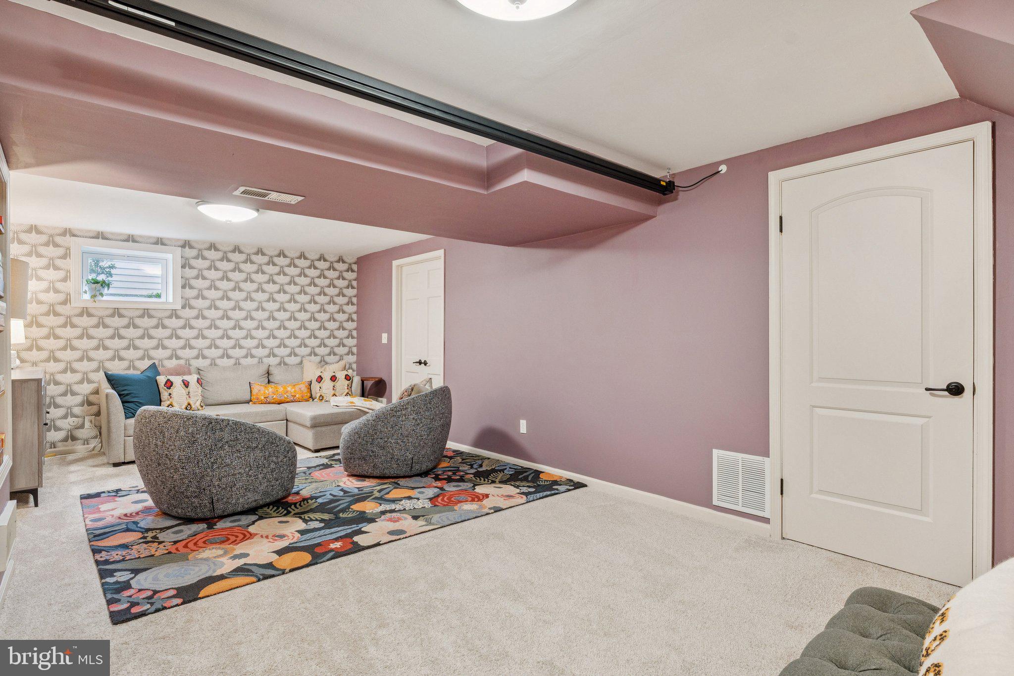 SHERWOOD FOREST MANOR - Residential