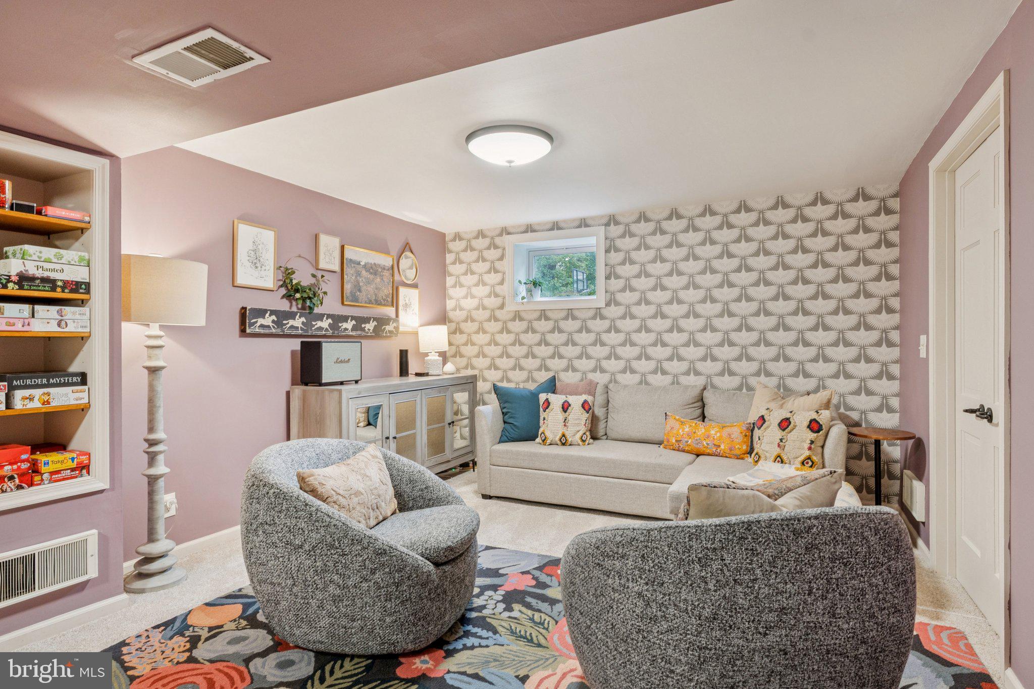 SHERWOOD FOREST MANOR - Residential