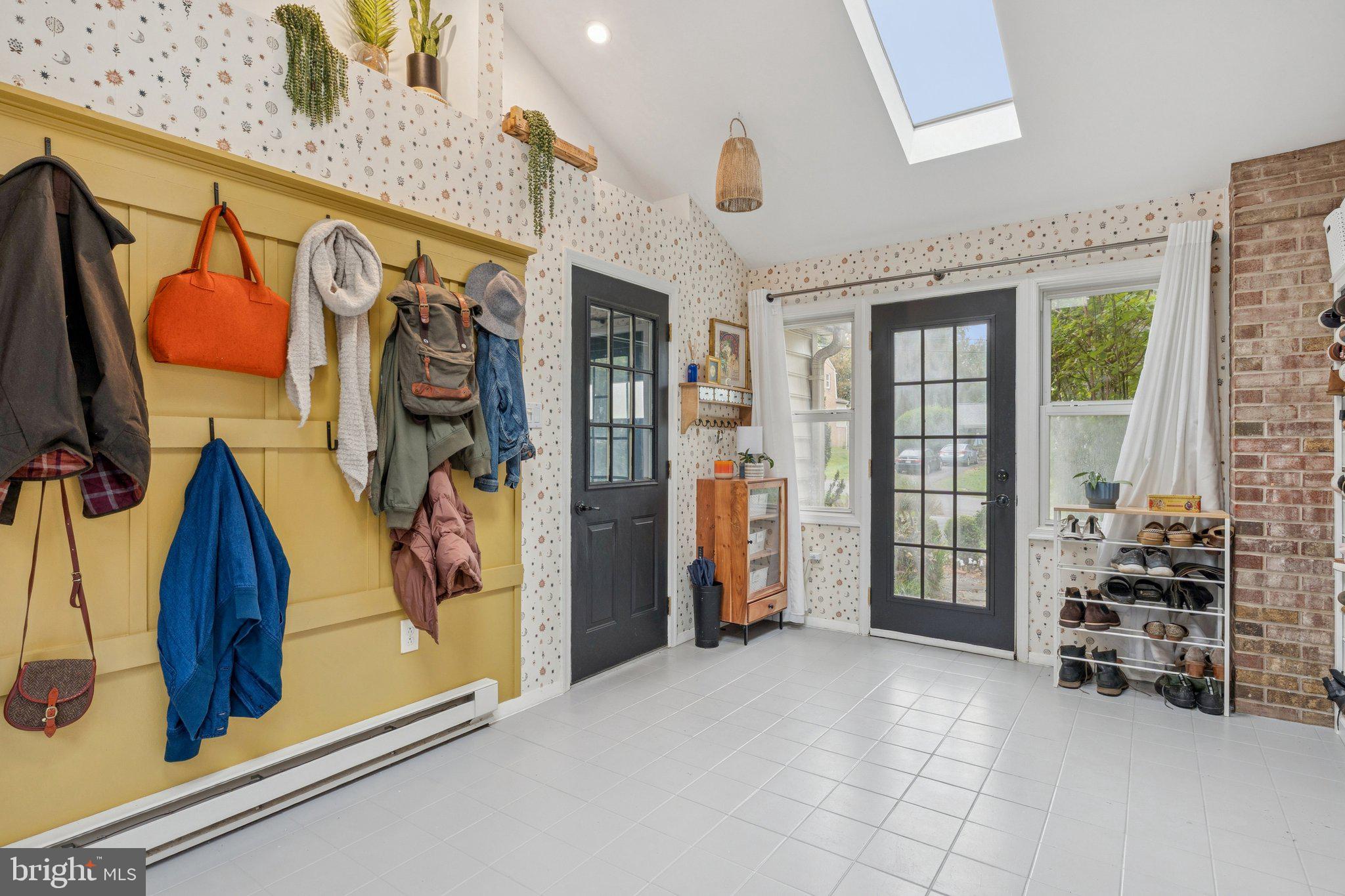 SHERWOOD FOREST MANOR - Residential